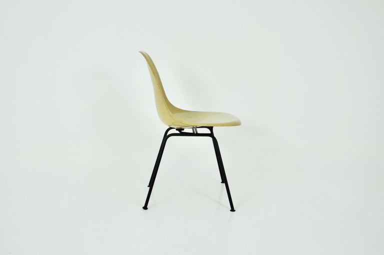 Metal Dining Chair by Charles and Ray Eames for Herman Miller, 1960s For Sale