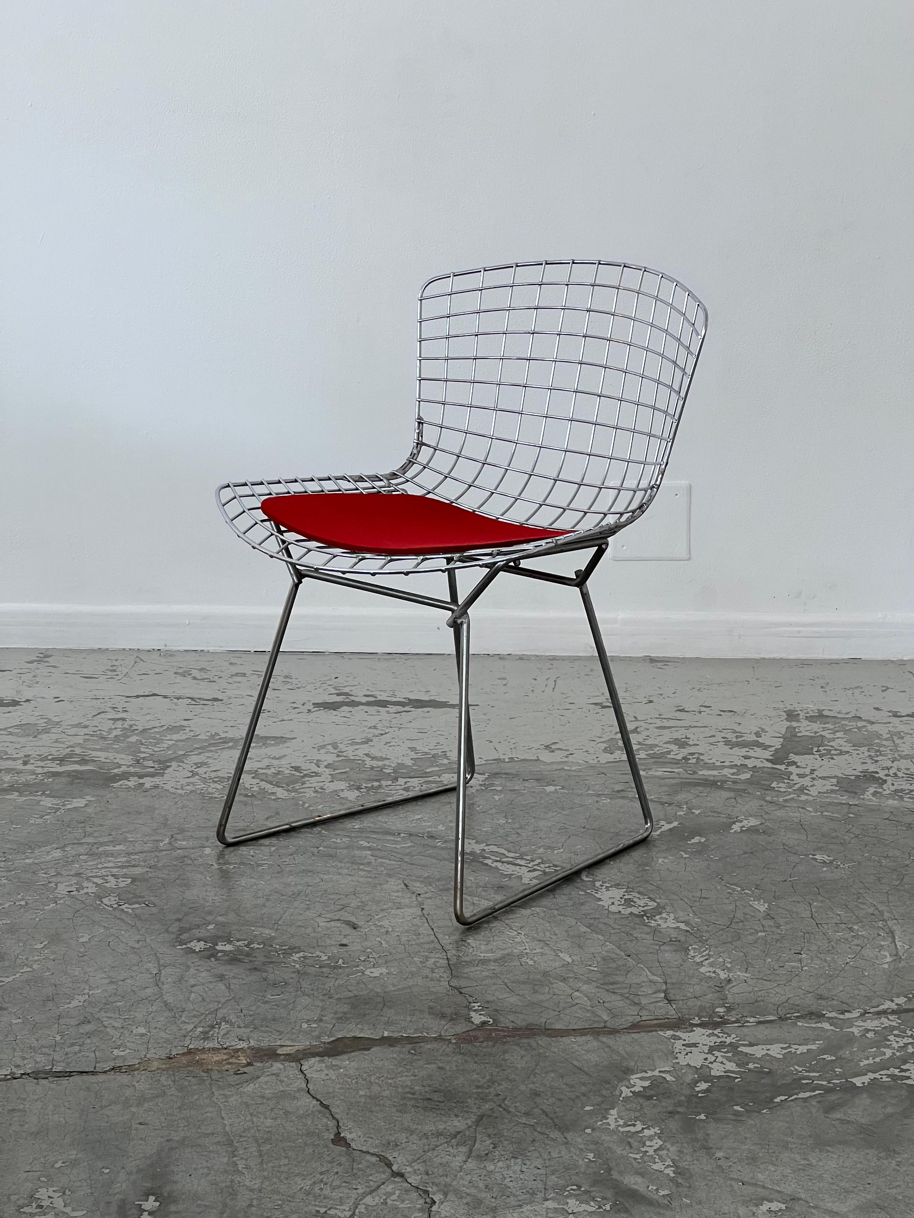 This chair was designed by Harry Bertoia for Knoll International in 1952. Before joining Knoll, Bertoia was a sculptor with a passion for wire. This passion led him to create this famous chair and the Diamond armchair. His creative talent enabled