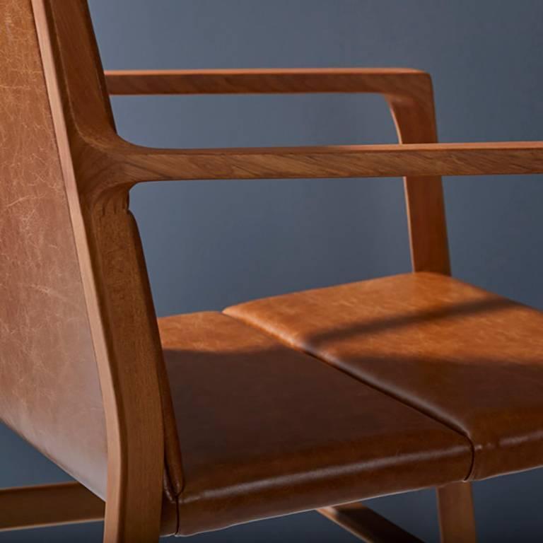Dining chair in Leather and solid wood, Contemporary Brazilian Design In New Condition For Sale In Vila Cordeiro, São Paulo