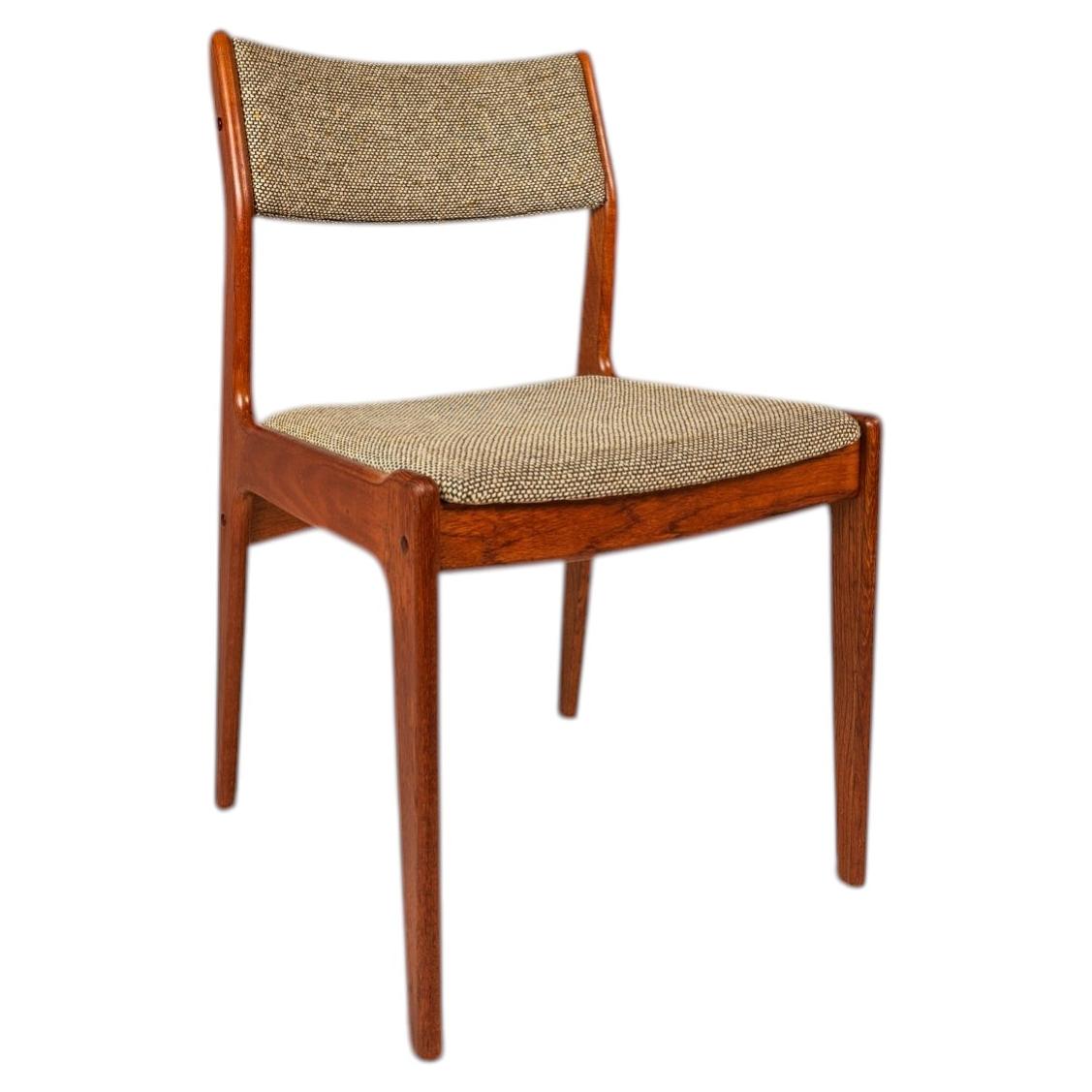 Esszimmerstuhl aus Teakholz mit originalem Stoffbezug in der Farbe „Oatmeal“, Scandinavia Woodworks Co., 1970er Jahre