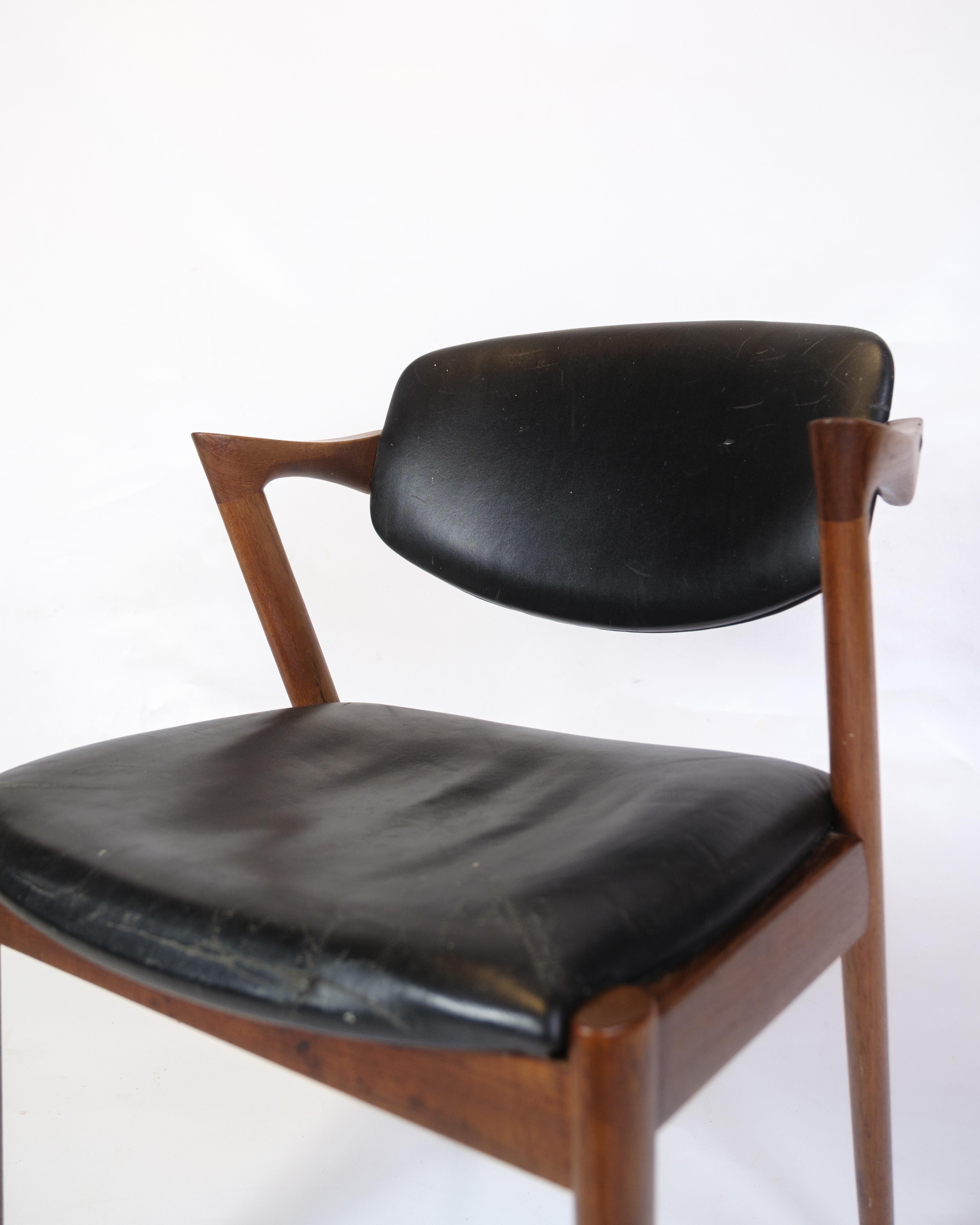 Sedia da pranzo modello 42 in teak e pelle nera di Kai Kristiansen degli anni '60 in vendita 2