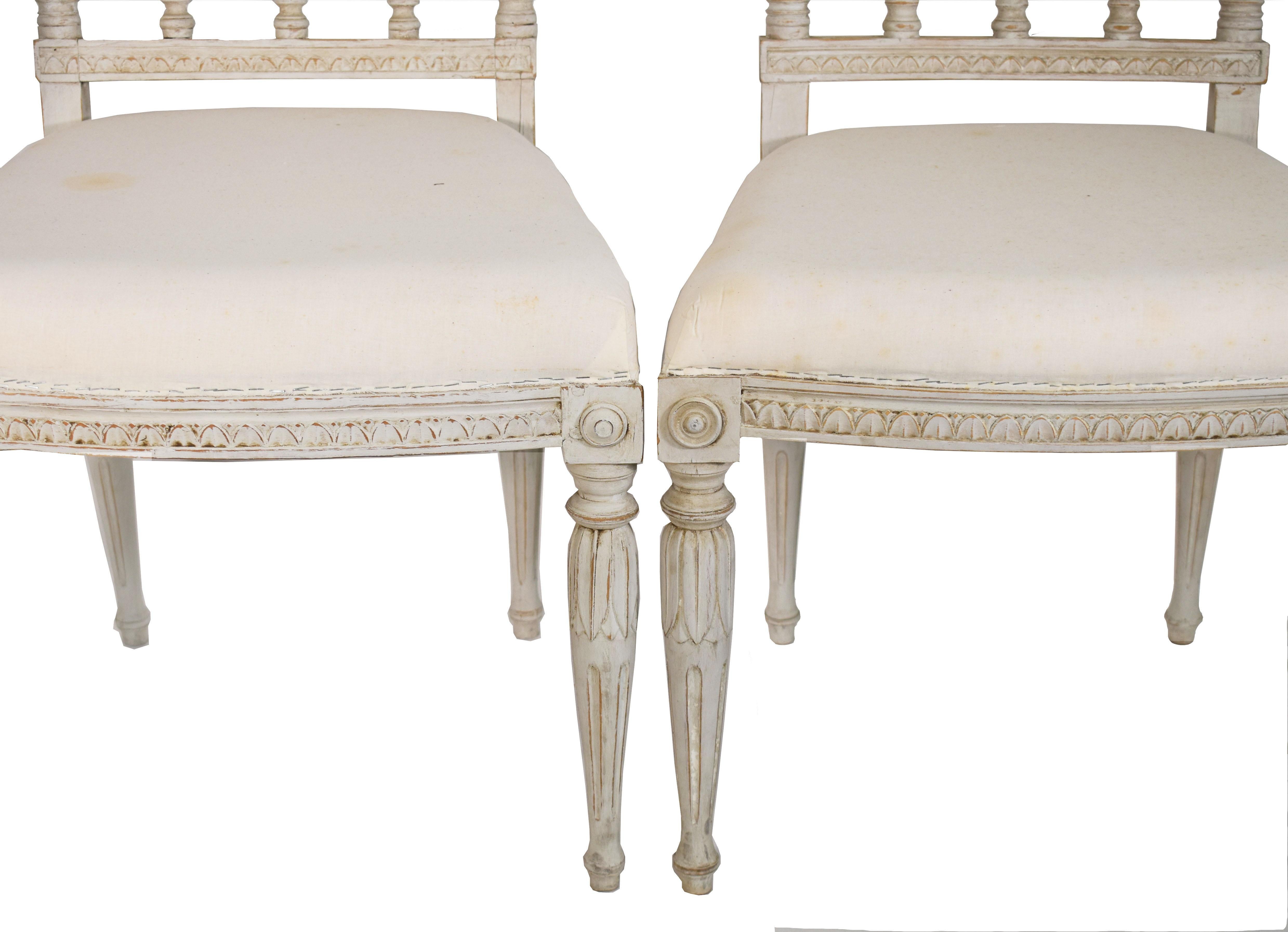 Dining Chair Set of Four (4) Vintage Swedish Gustavian Chairs In Good Condition In New Orleans, LA