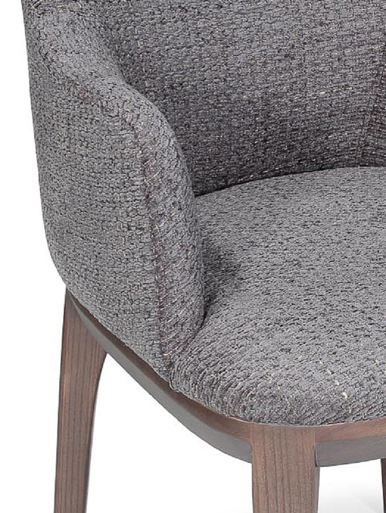 Silla de Comedor Tapizada en Bouclé con Estructura de Madera de Fresno Hecho a mano en venta