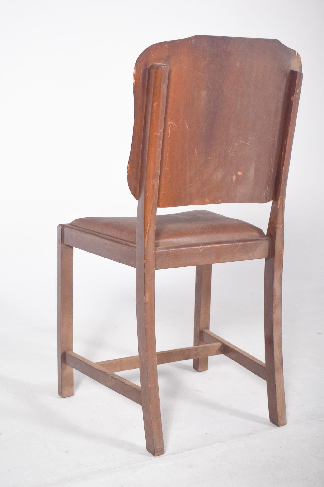 Wood Dining Chair with Rounded Corners Backrest For Sale