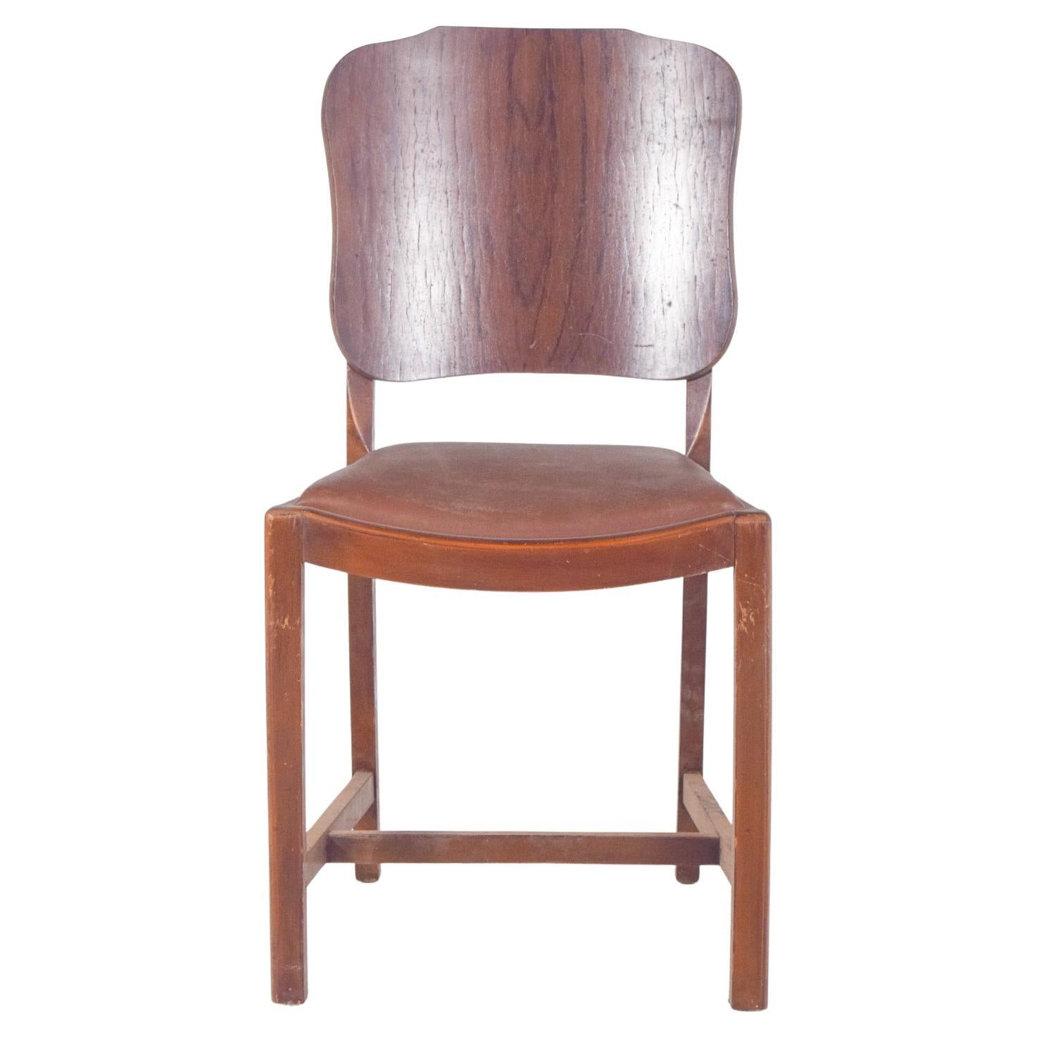 Dining Chair with Rounded Corners Backrest For Sale