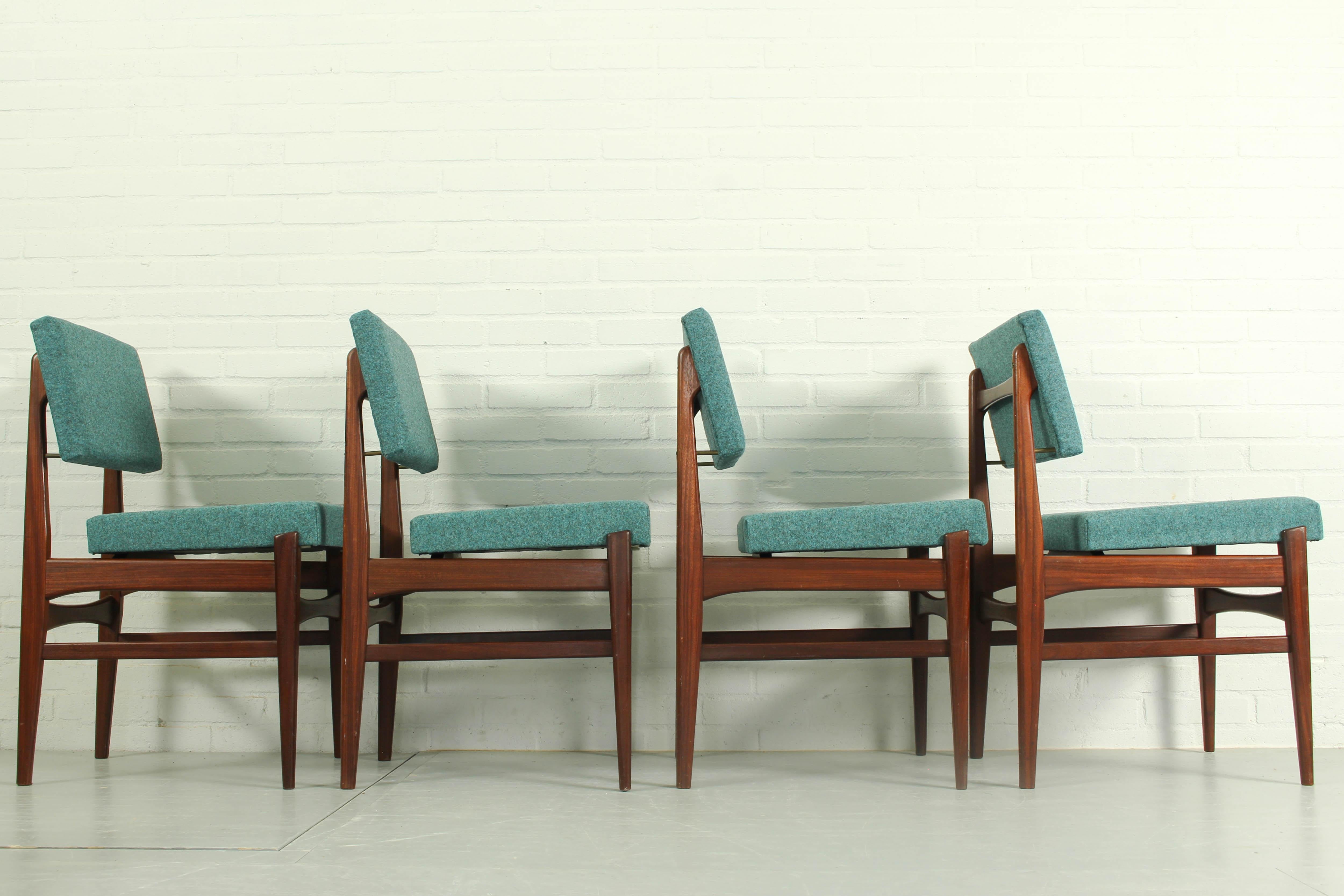 Dining chairs and Dining Table by Louis van Teeffelen for Wébé, The Netherlands  For Sale 5