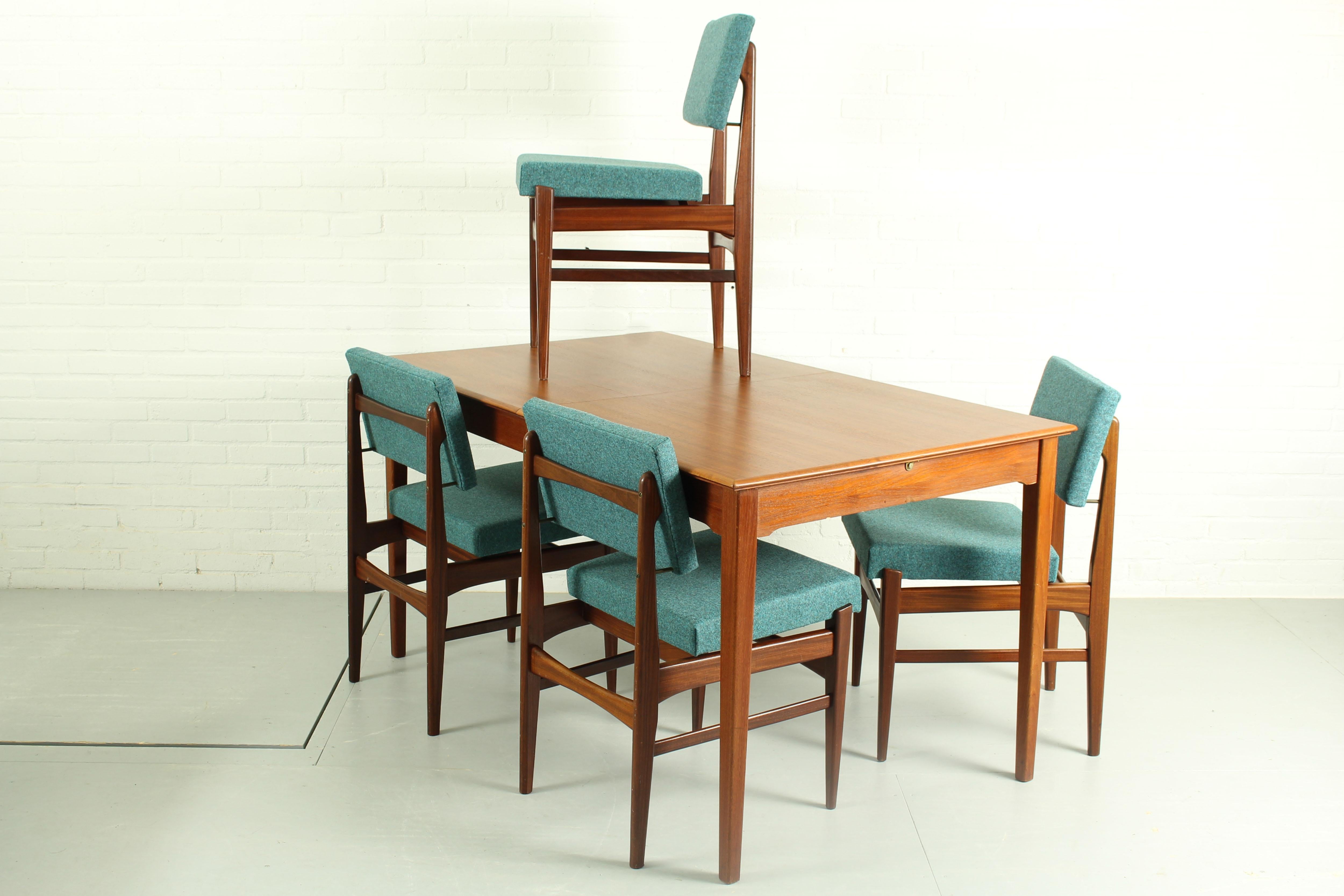 Dining chairs and Dining Table by Louis van Teeffelen for Wébé, The Netherlands  For Sale 12