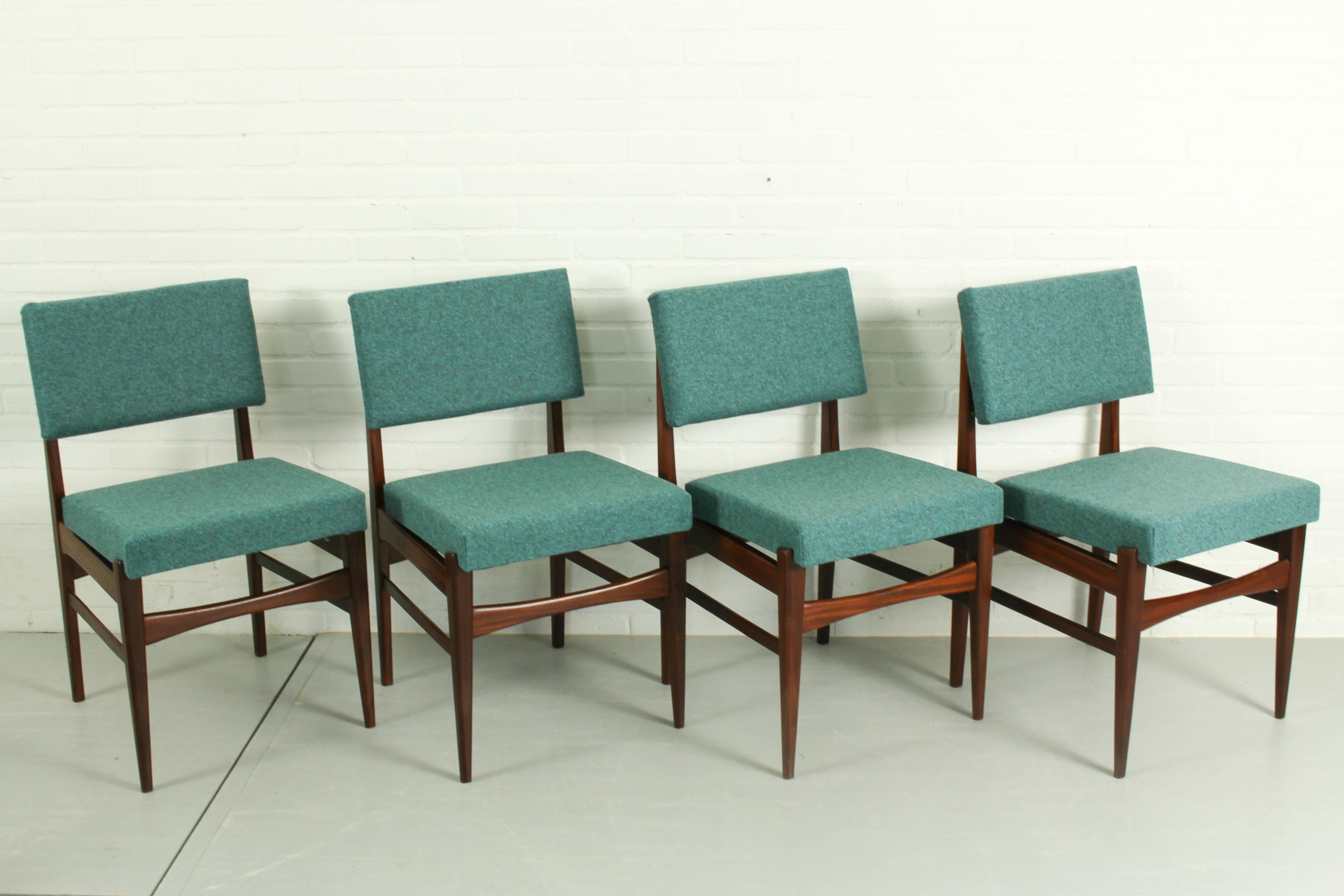Wool Dining chairs and Dining Table by Louis van Teeffelen for Wébé, The Netherlands  For Sale