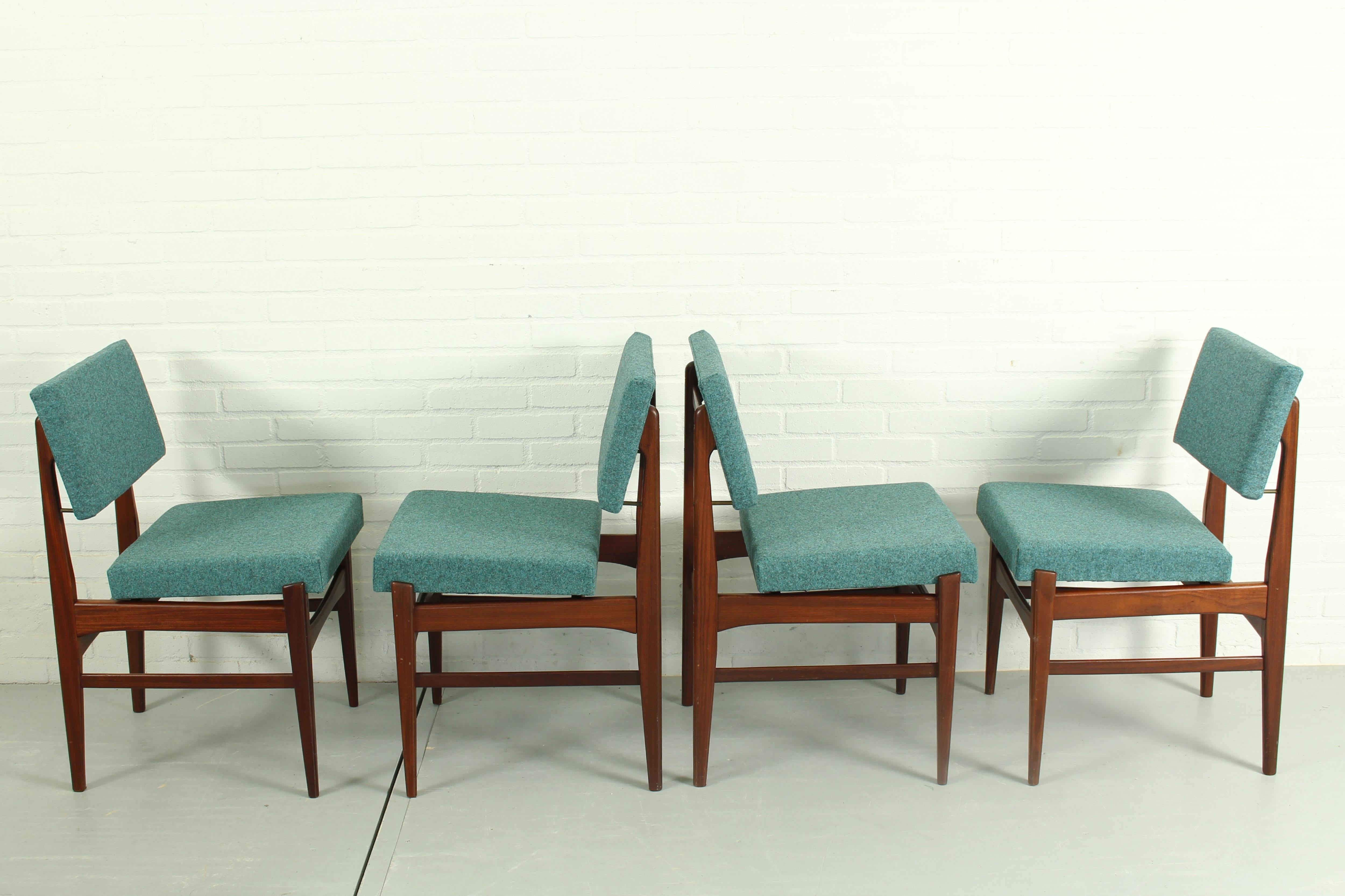 Dining chairs and Dining Table by Louis van Teeffelen for Wébé, The Netherlands  For Sale 1