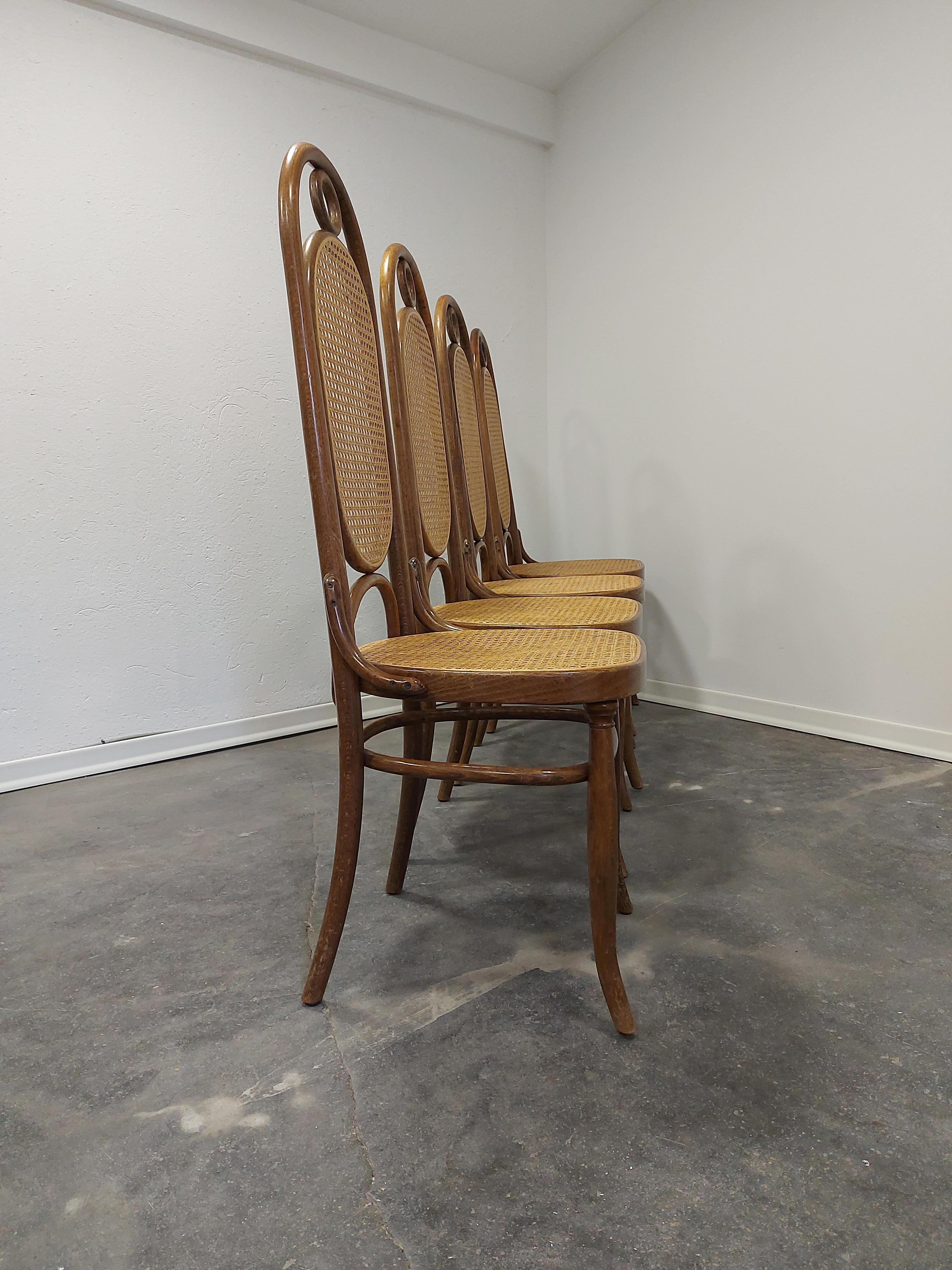 Chaises de salle à manger, bois cintré, dossier haut, M 17, 1 sur 6 en vente 8