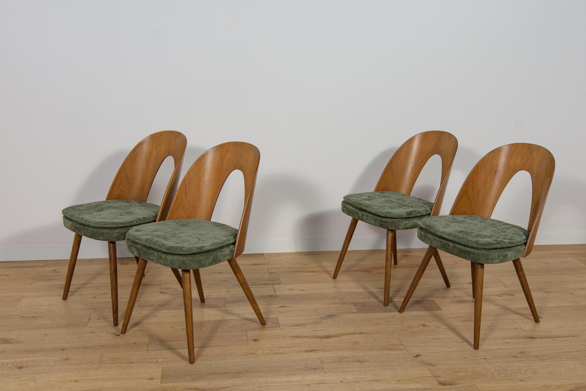 Sillas de comedor de Antonín Šuman para Tatra, Años 60, Juego de 4 en Excelente estado para la venta en GNIEZNO, 30