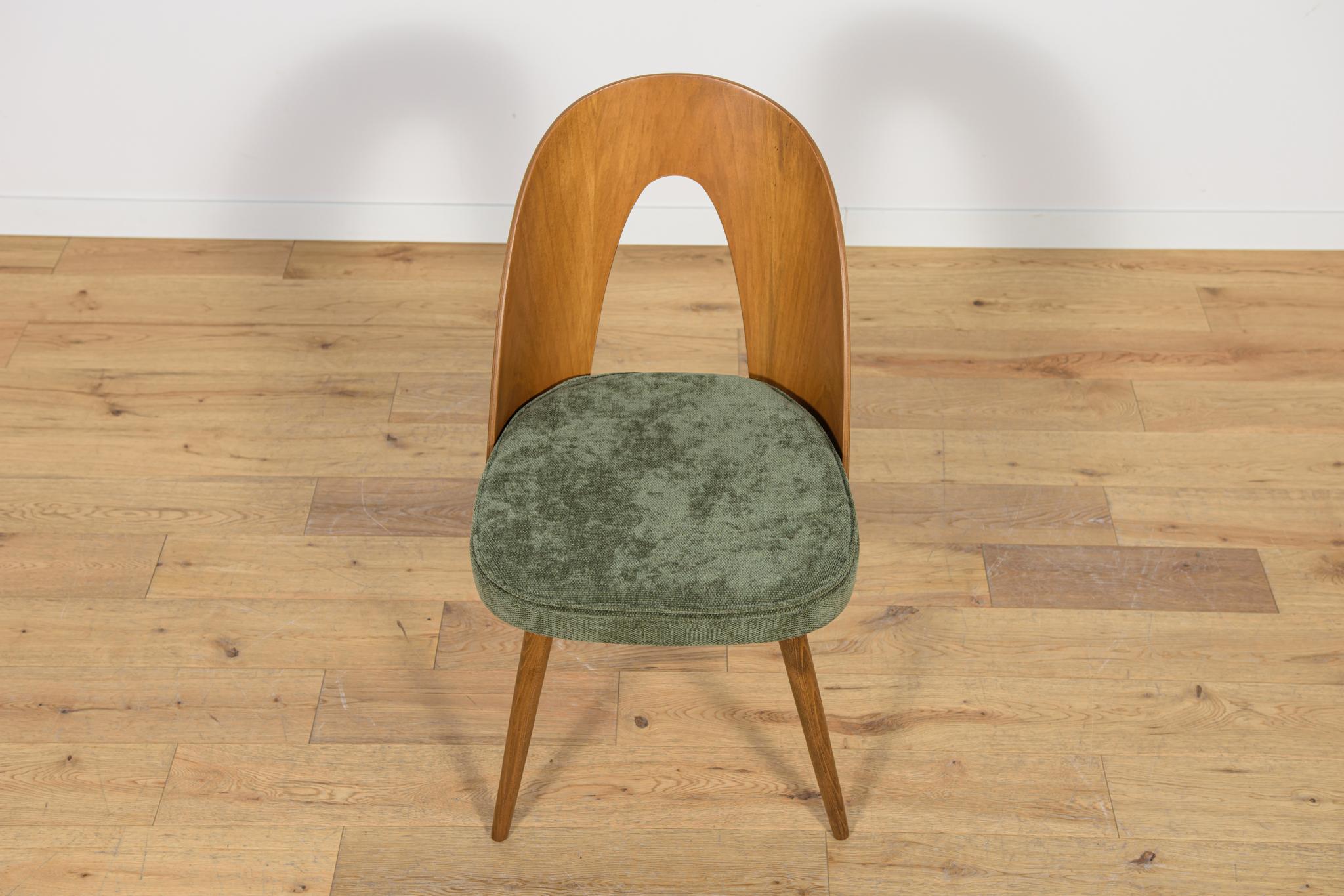 Sillas de comedor de Antonín Šuman para Tatra, Años 60, Juego de 4 Tela en venta