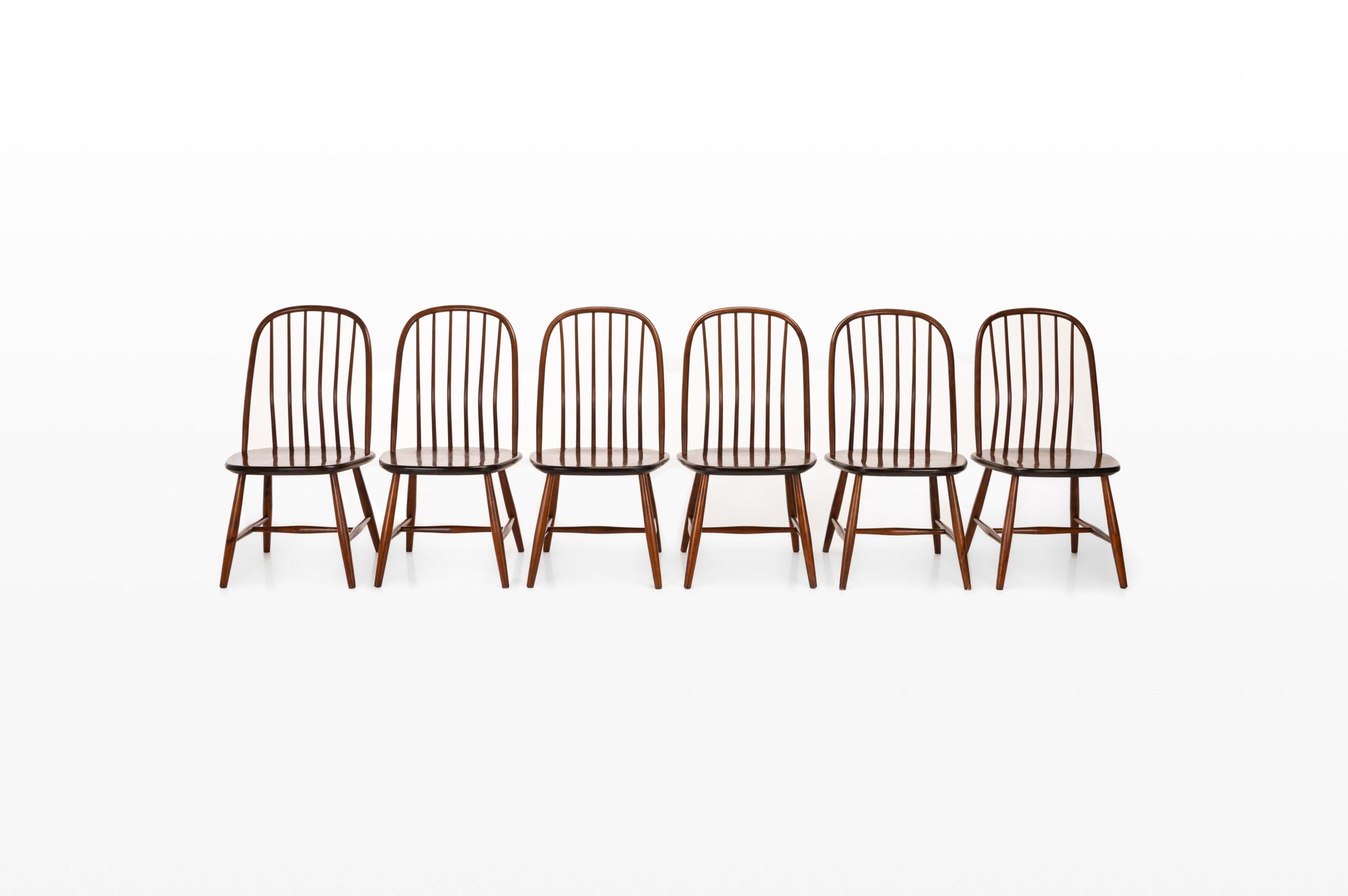 Rare ensemble de six chaises vintage de Bengt Akerblom et Gunna Eklör, Suède années 1950. Les chaises sont en très bon état.