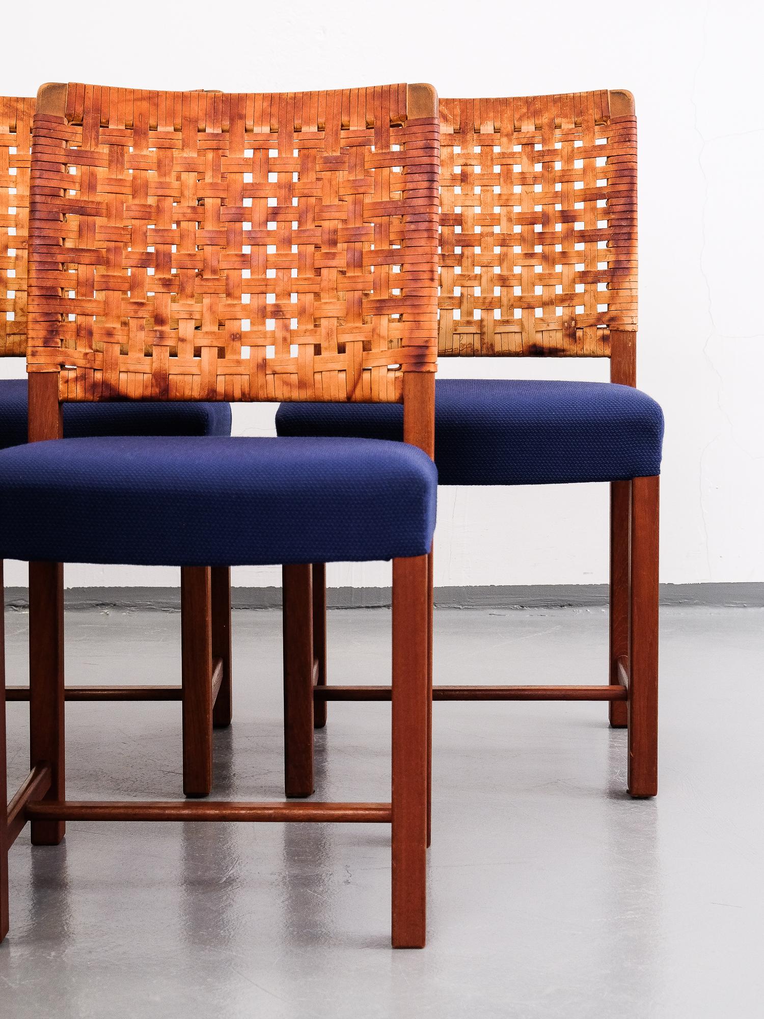 Dining Chairs by Carl Gustaf Hiort Af Ornäs for Mikko Nupponen, 1950s, Set of 8 In Good Condition In Helsinki, FI