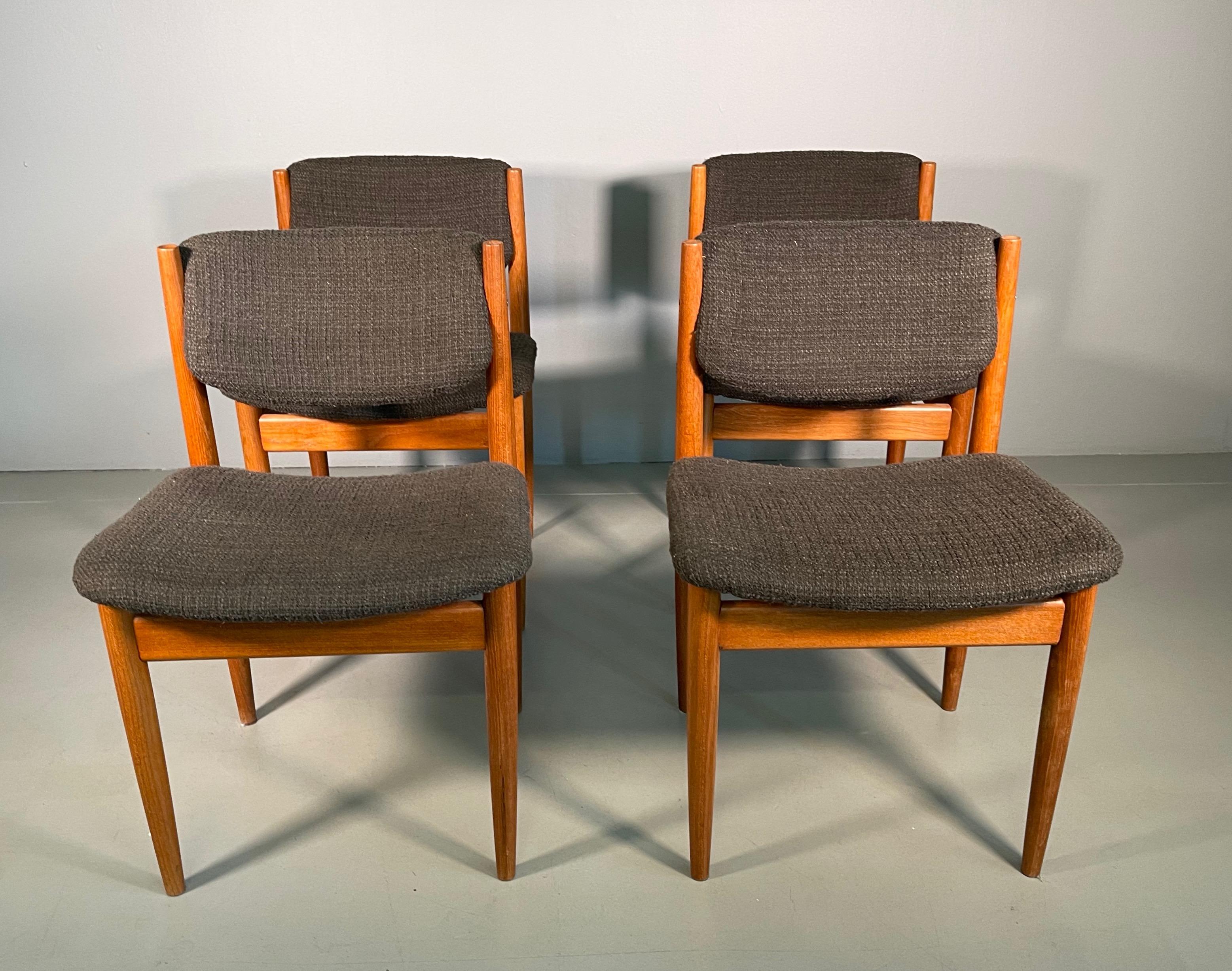 Dining Chairs by Finn Juhl for France & Søn, 1960s, Set of 4 For Sale 7