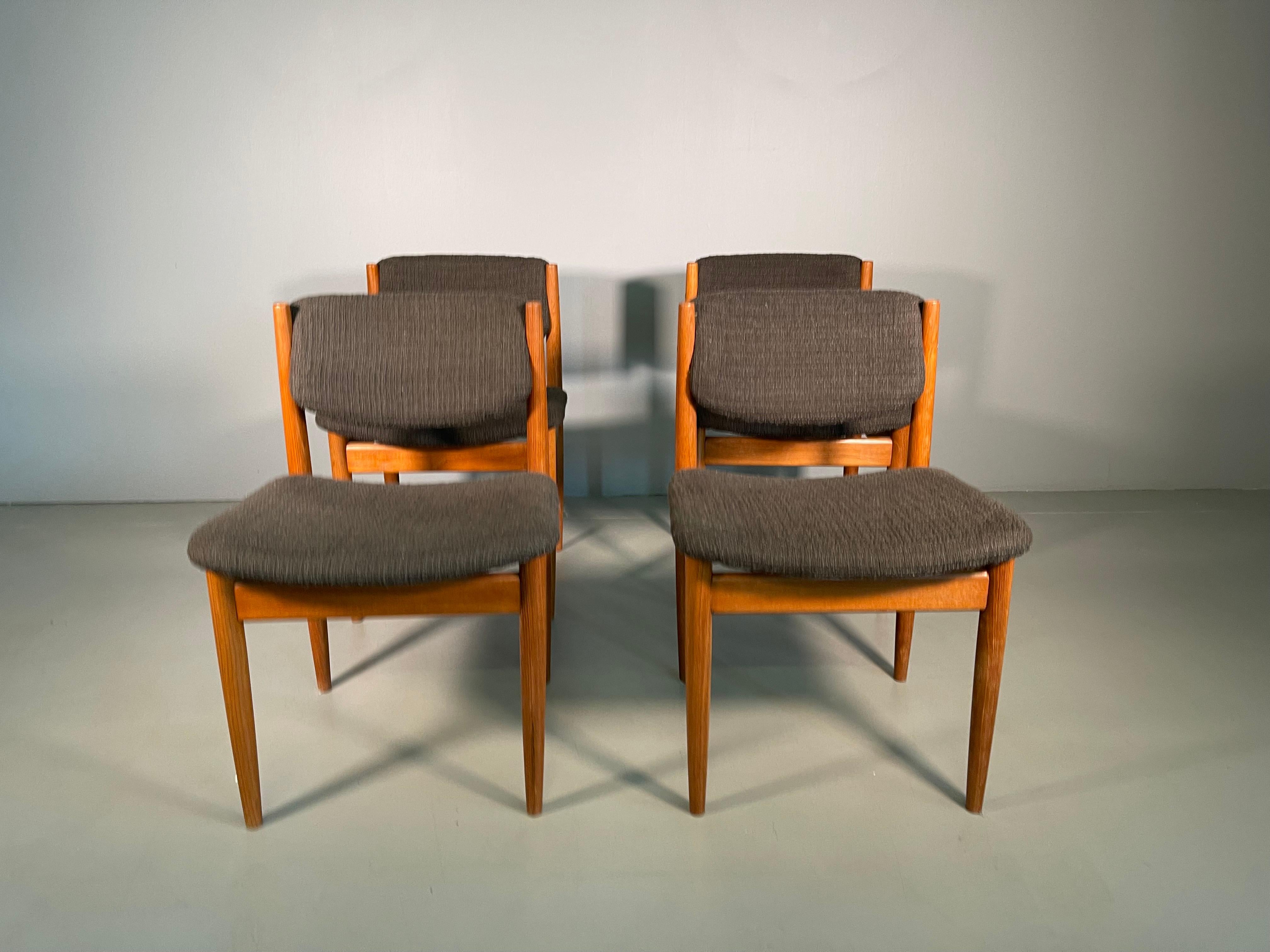 Chaises de salle à manger de Finn Juhl pour France & Sn, années 1960, ensemble de 4 pièces en vente 9