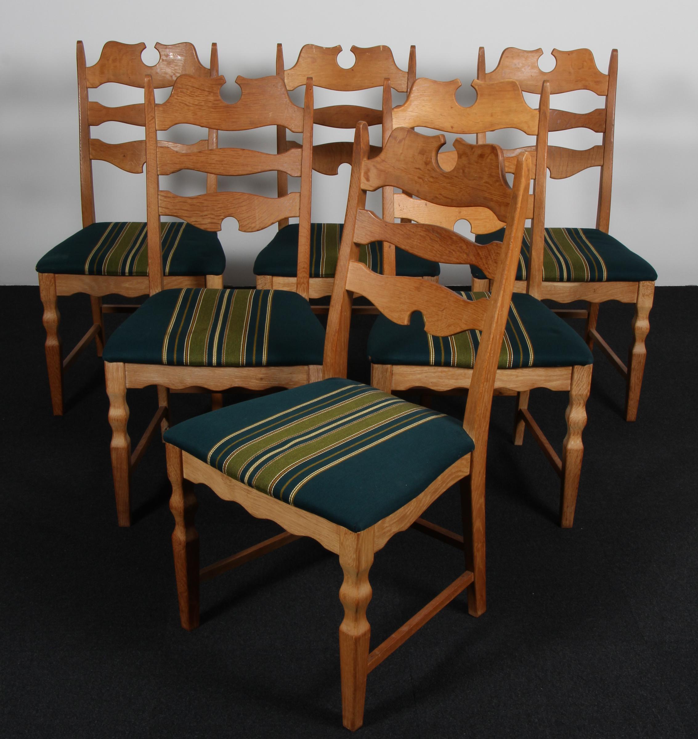 Esstischstühle von Henning Kjærnulf (Skandinavische Moderne) im Angebot