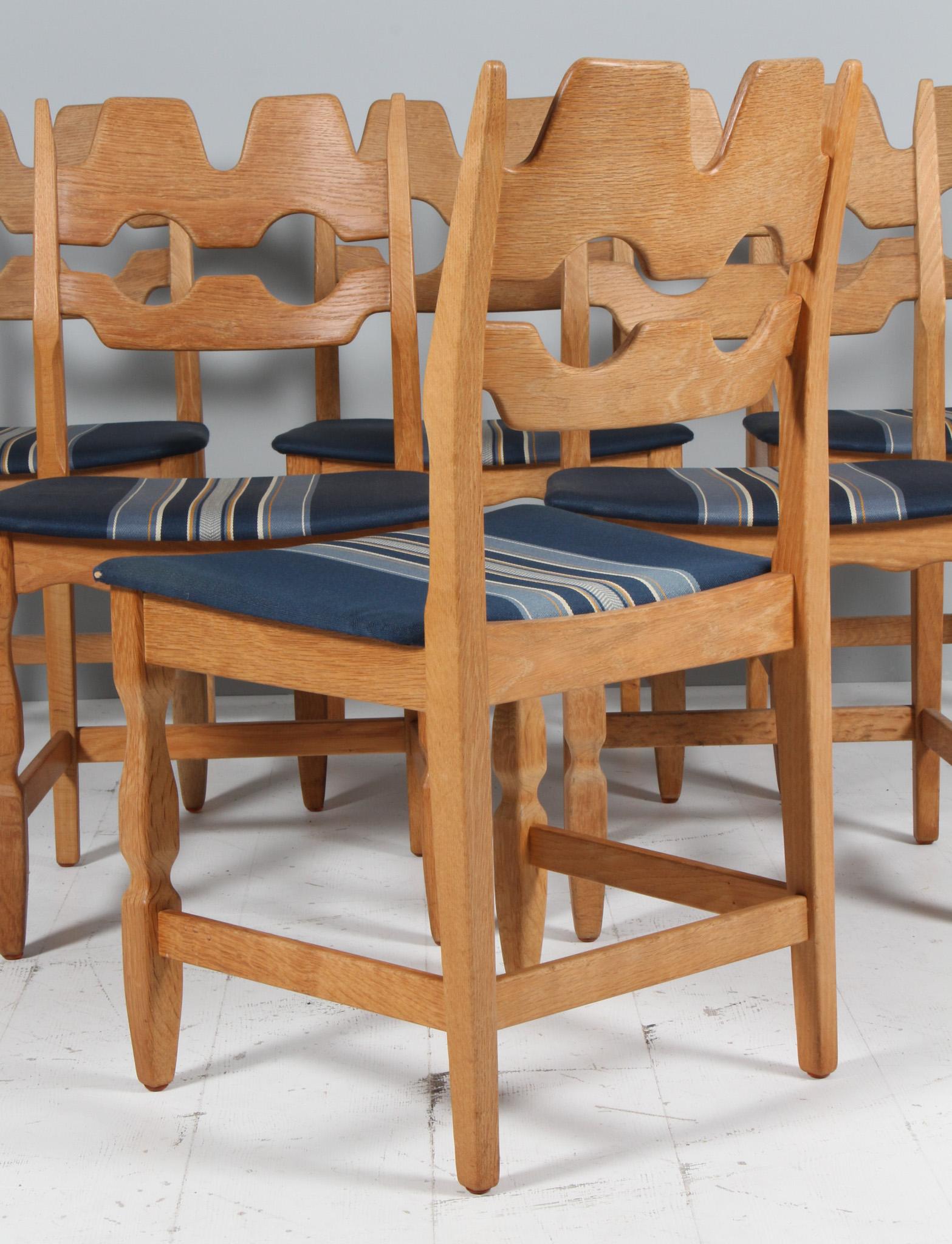 Bouclé Sedie da pranzo di Henning Kjærnulf, modello Razoblade, Danimarca anni '70, Oak in vendita