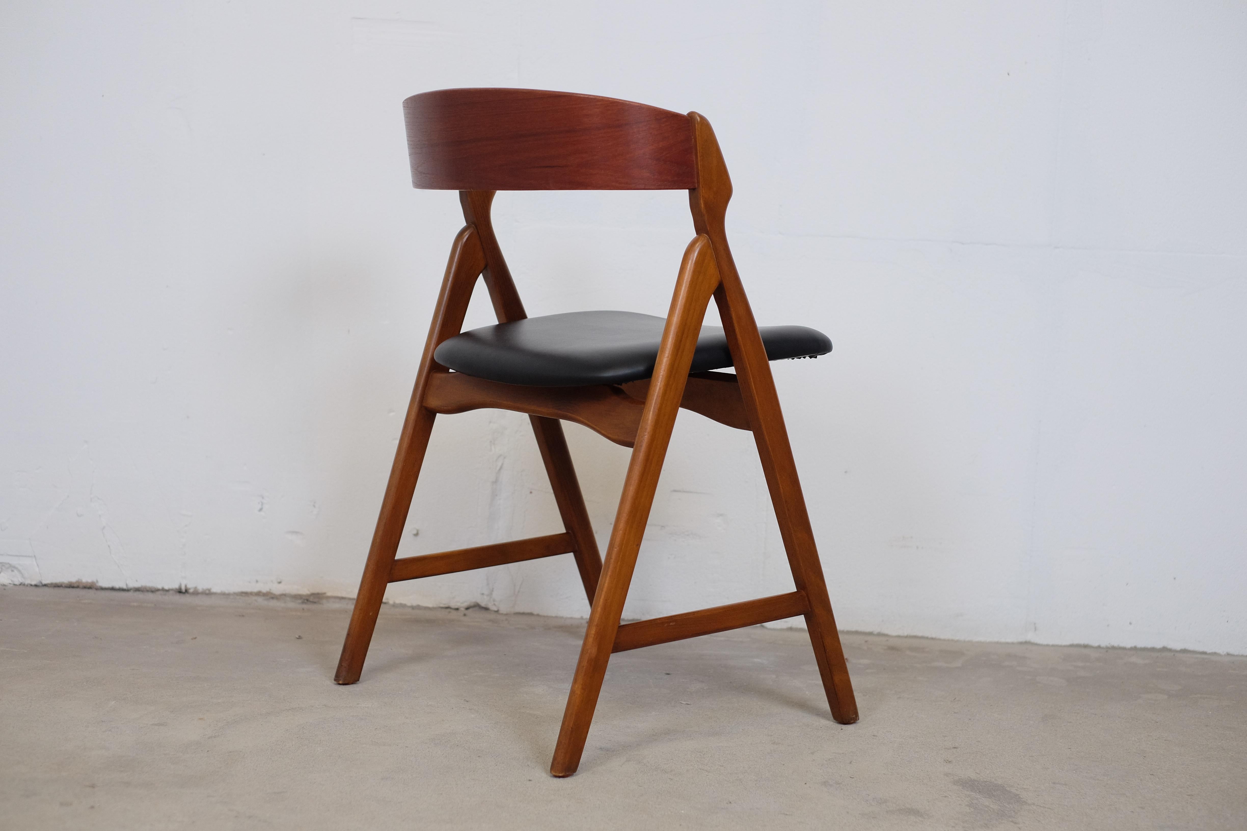Dining Chairs by Henning Kjaernulf Set of Four 2