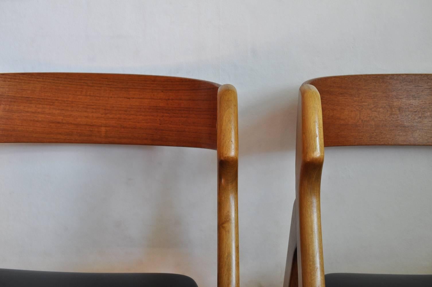 Dining Chairs by Henning Kjærnulf, Set of Two In Good Condition In Vordingborg, DK