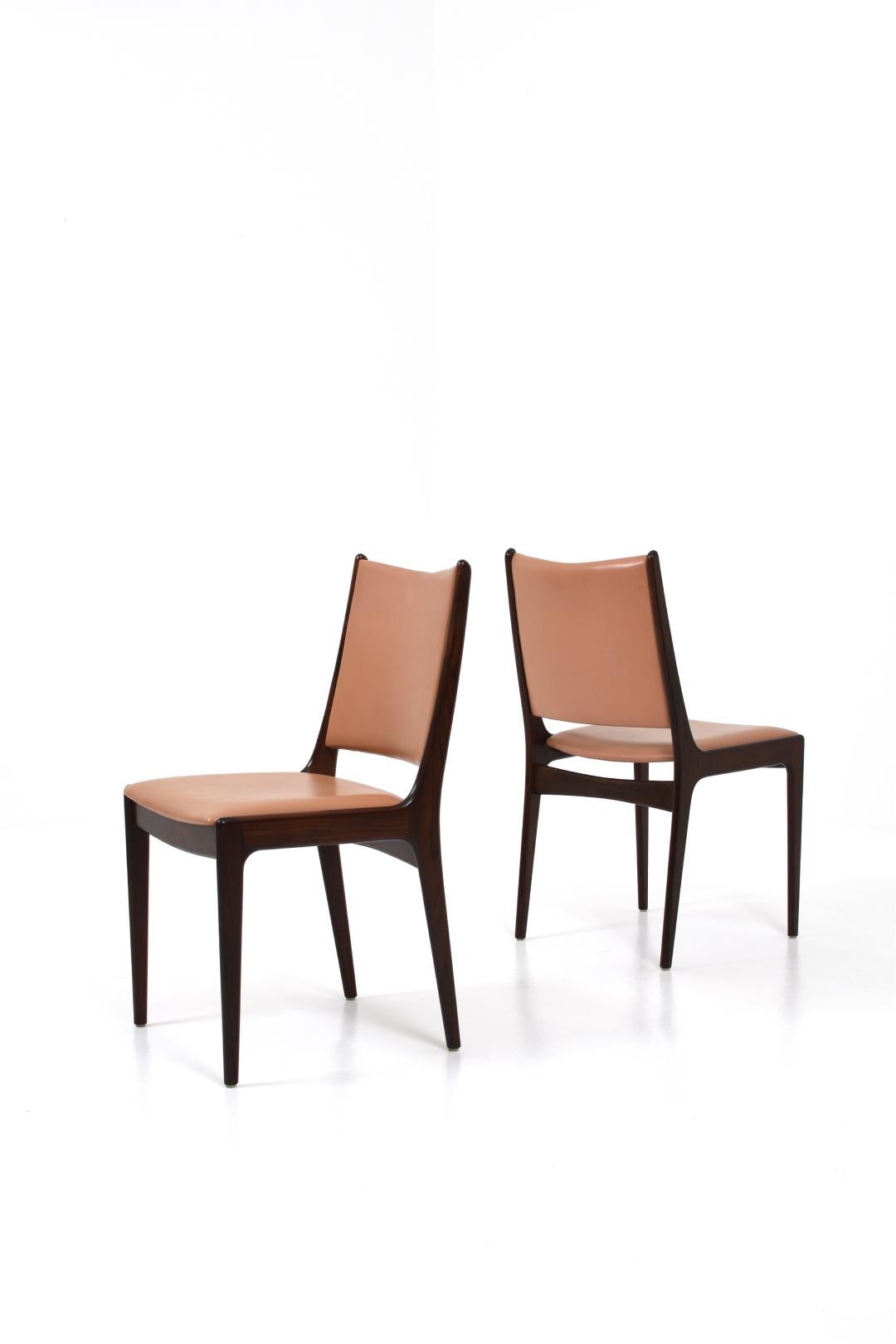 The design of the chairs embodies a harmonious blend of modern aesthetics and timeless sophistication. The smooth backrest provides comfortable support, while the ergonomic seating provides a comfortable experience for longer periods. The chair's