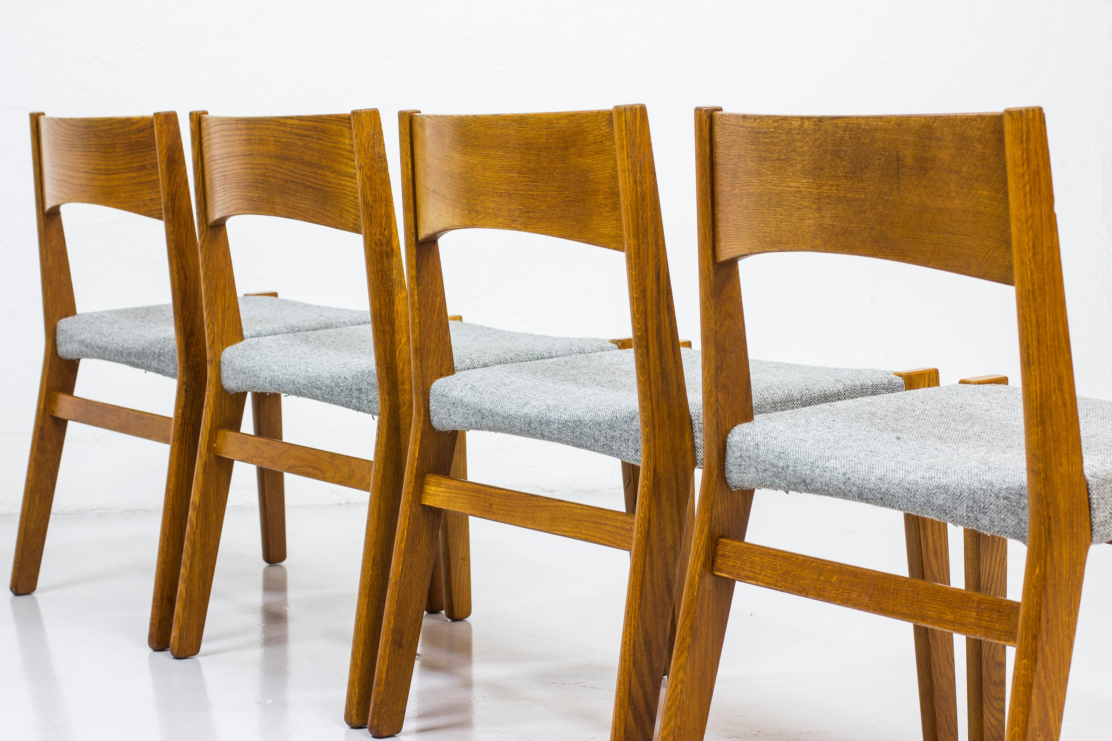 Dining chairs by John Vedel Rieper for Erhard Rasmussen, Denmark, circa 1957 For Sale 3