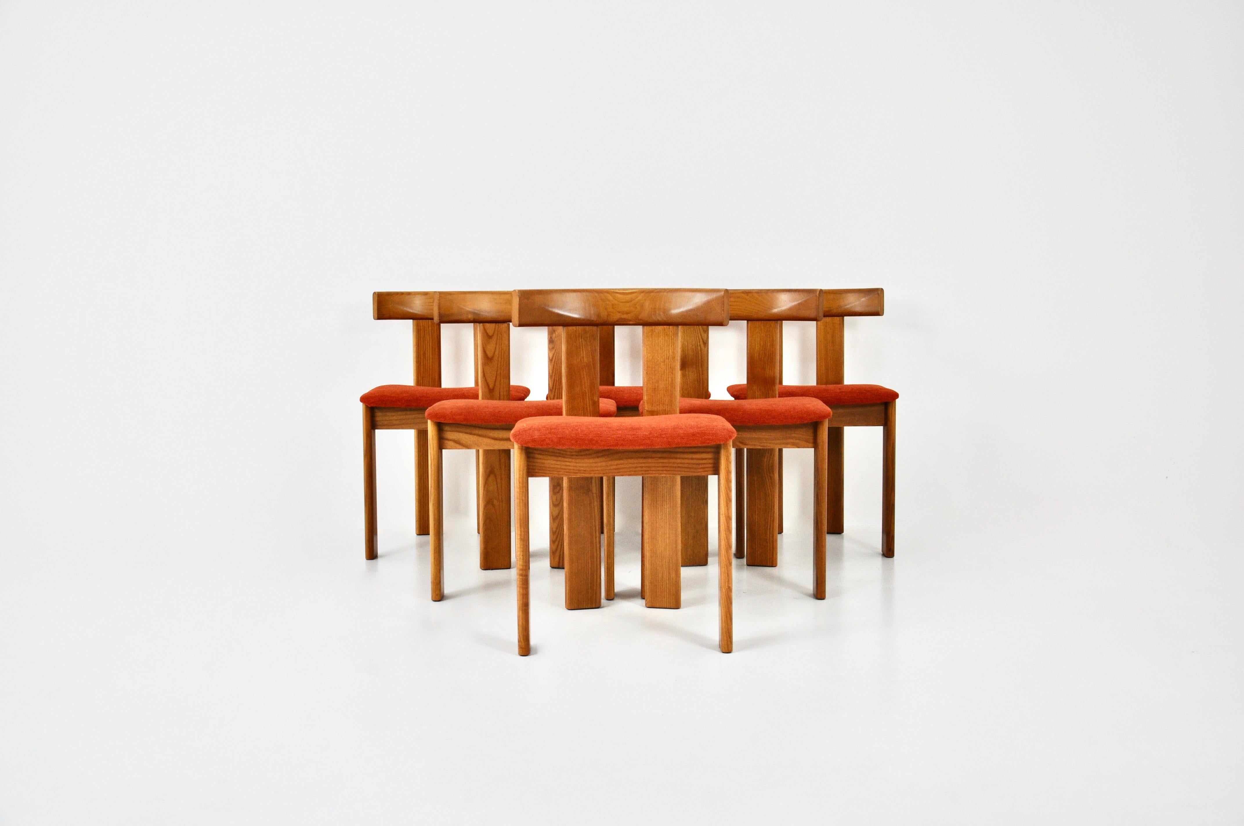 Set of 6 wooden chairs with red-orange fabric seats by Luigi Vaghi. Seat height: 45 cm. Wear due to age and age of chairs.