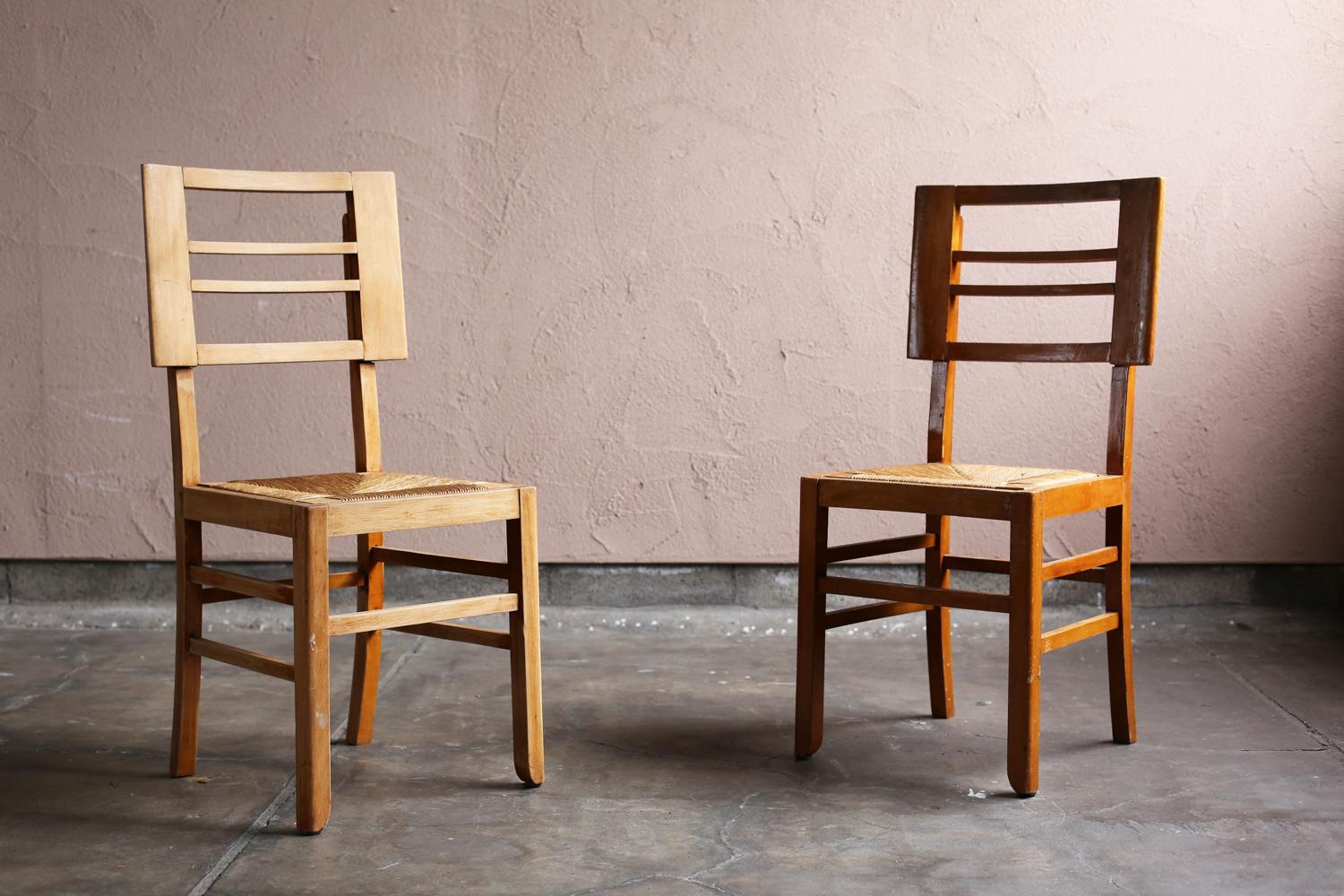 This dining chair was designed in the 1950s by French designer Pierre Cruège.

The frame is made of beech. The seat, woven from rush grass, is removable and easy to clean.

The back is slightly larger, giving you a sense of security when sitting.