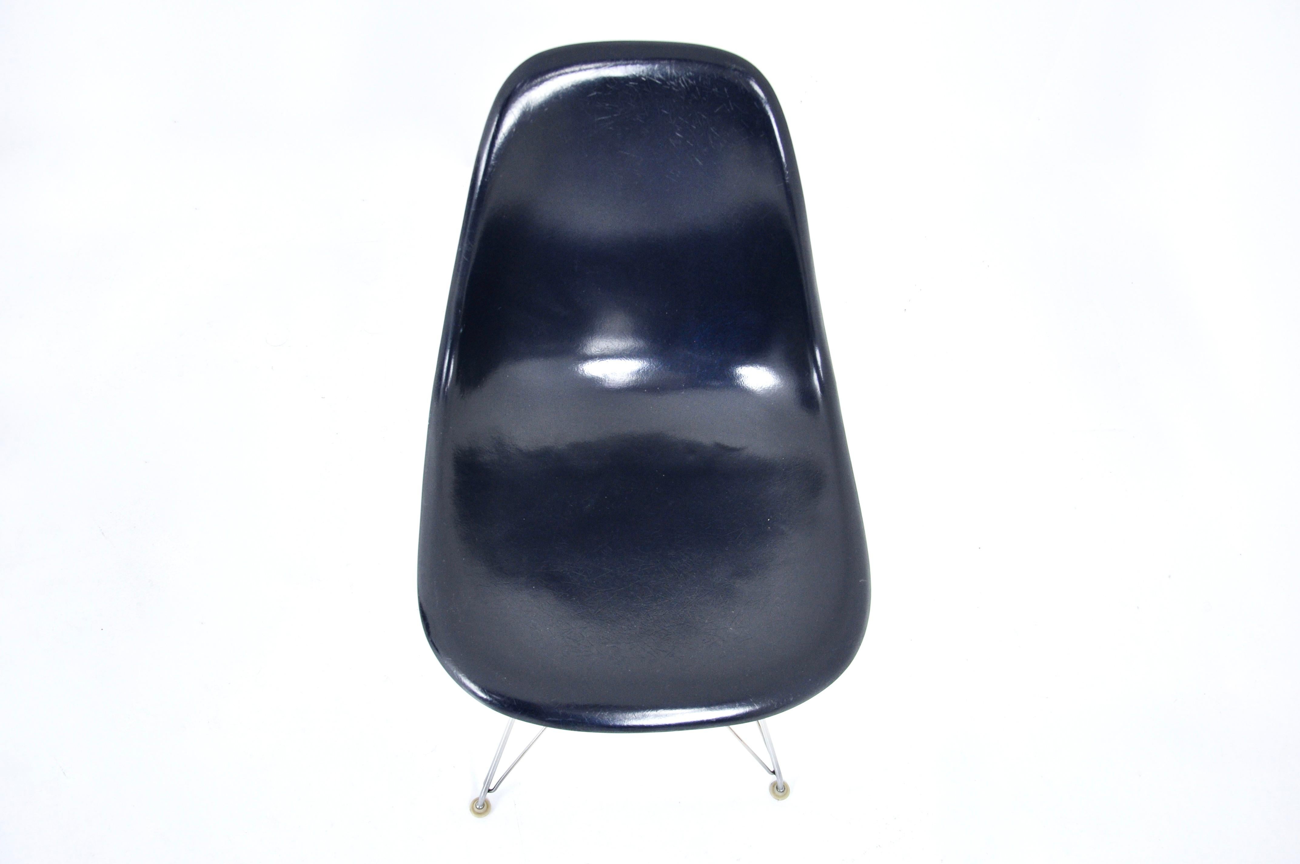 Sedie da pranzo DSR di Charles and Ray Eames per Herman Miller, anni '70, set da 4 in vendita 1