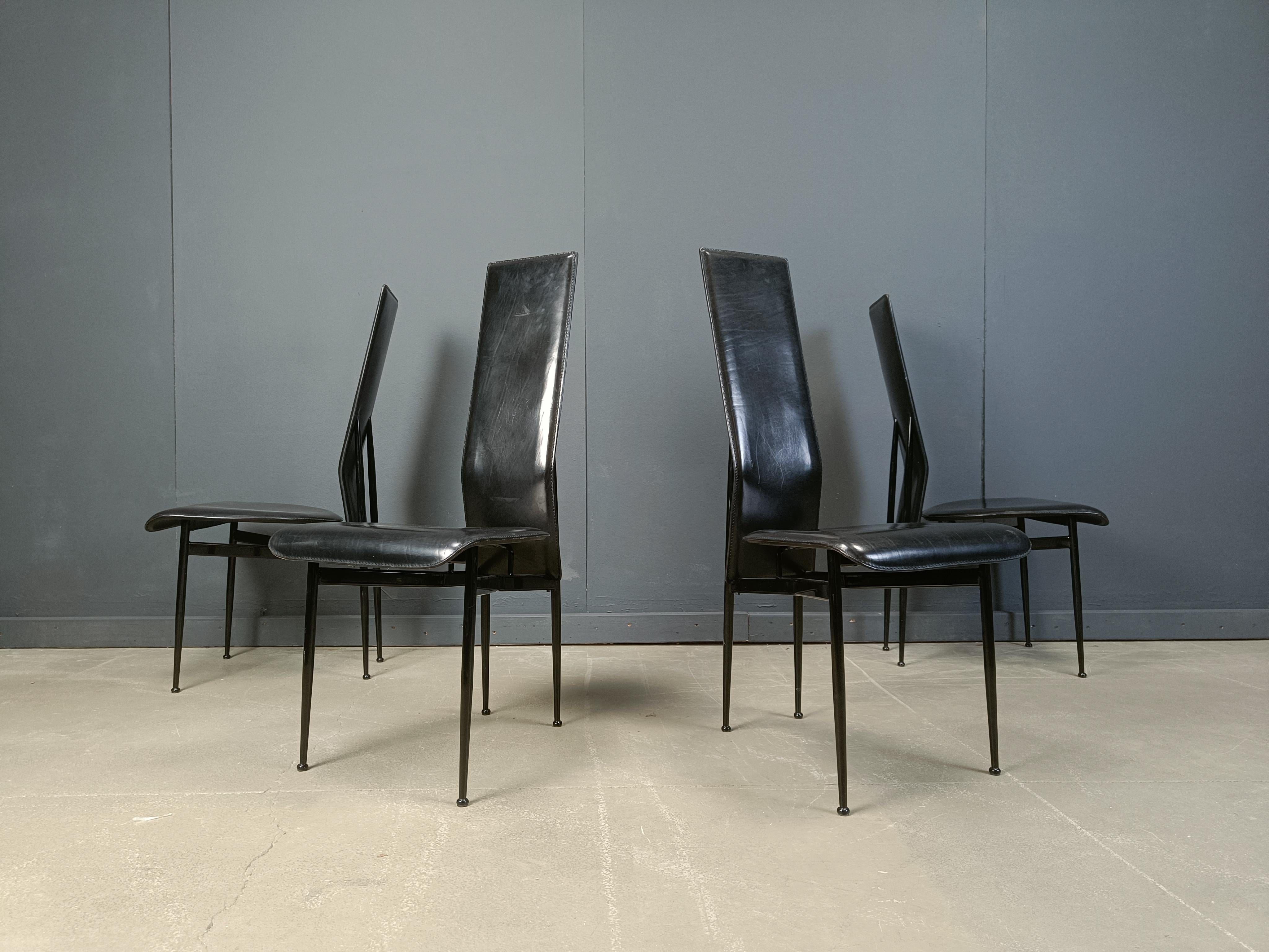 Esszimmerstühle aus schwarzem Leder von Giancarlo Vegni für Fasem, Italien, 1980er Jahre (Postmoderne) im Angebot