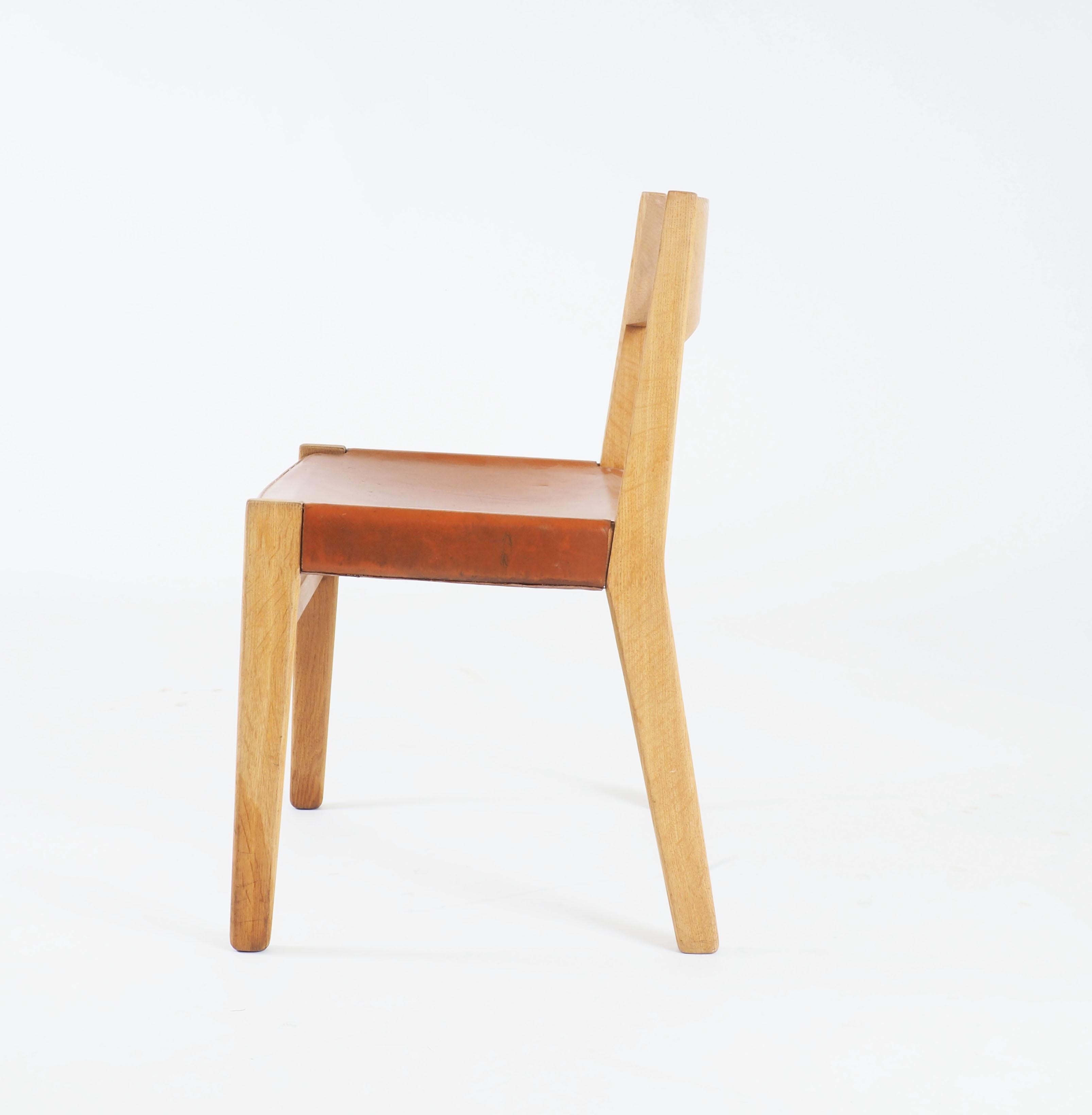 Mid-20th Century Dining Chairs in Oak and Leather by John Vedel-Rieper, Denmark for Källemo