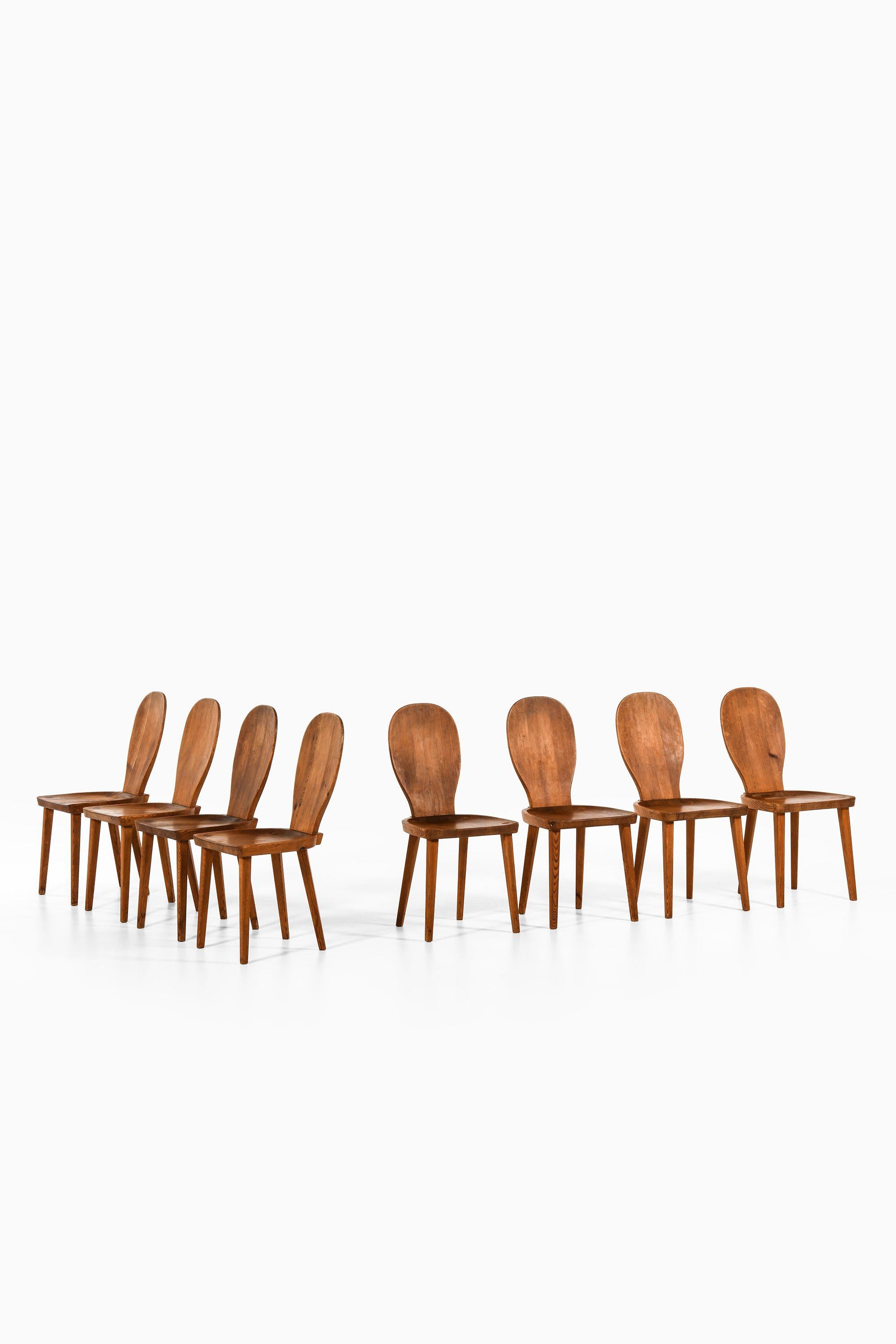 Chaises de salle à manger en pin par Carl Malmsten, 1933

Informations supplémentaires :
Matériau : Pin
Style : Milieu du siècle, Scandinavie
Très rares chaises de salle à manger modèle Skedblad
Produit en Suède
Dimensions (L x P x H) : 42 x 52 x 89