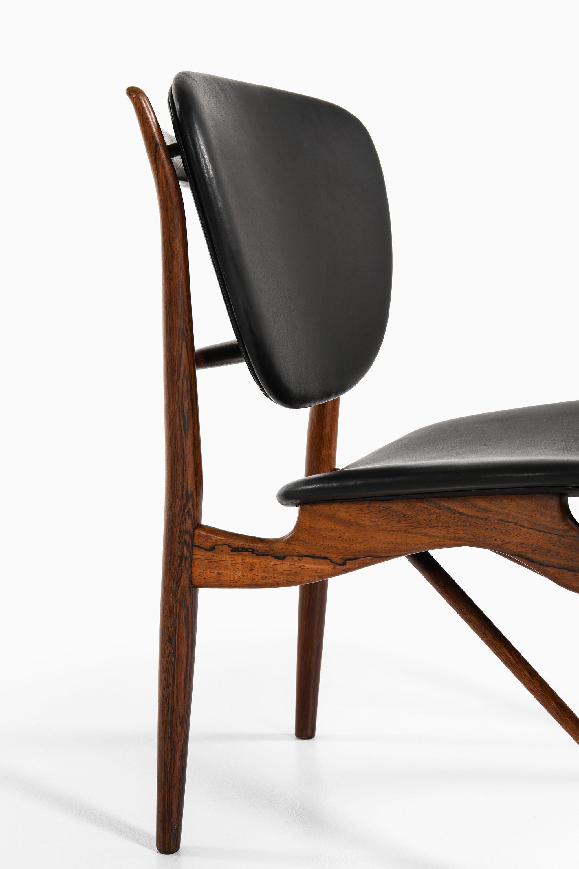 Dining Chairs in Rosewood and Black Leather by Finn Juhl, 1951 For Sale 2