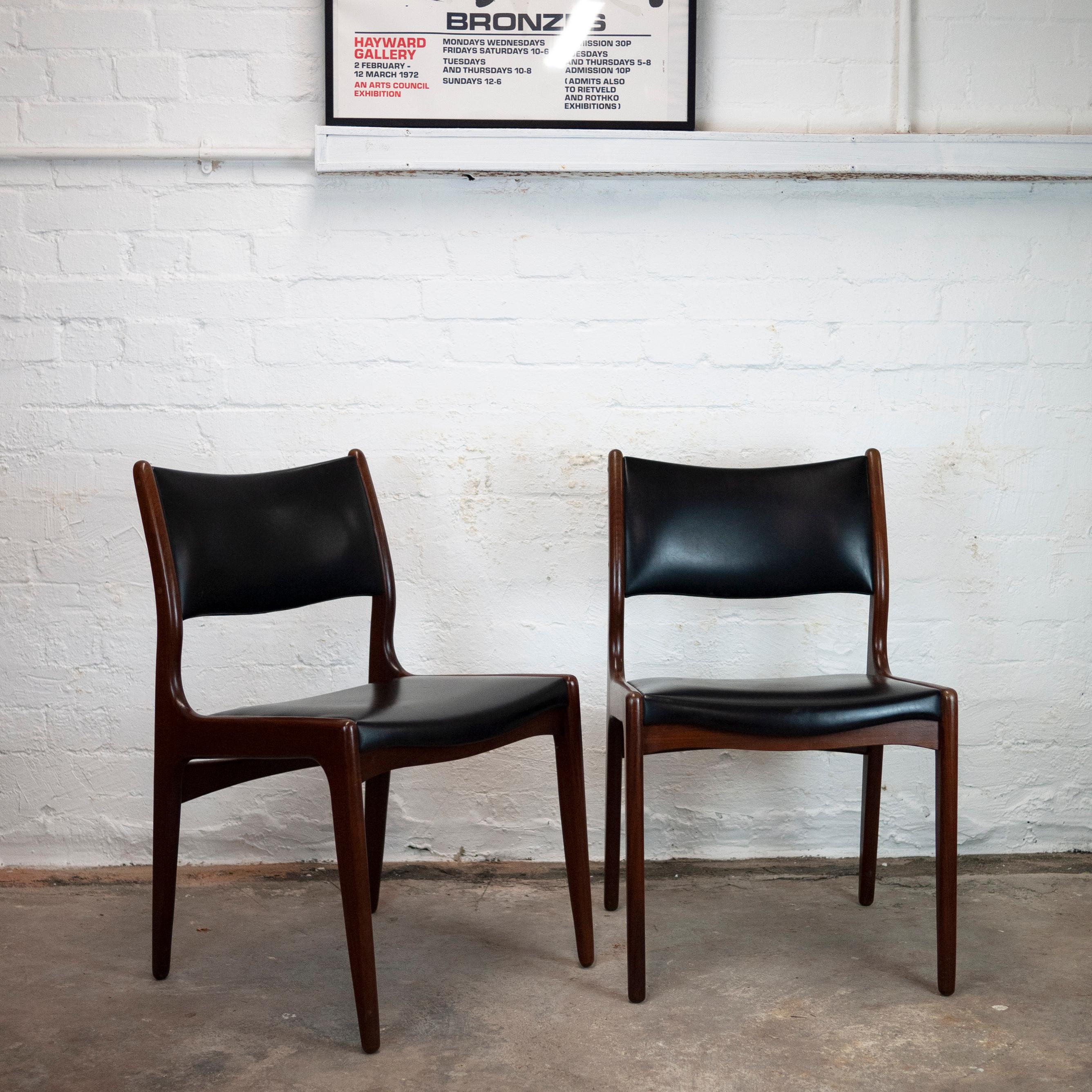 Dining Chairs in Teak and Black Vinyl by Johannes Andersen for Uldum Møbelfabrik 6