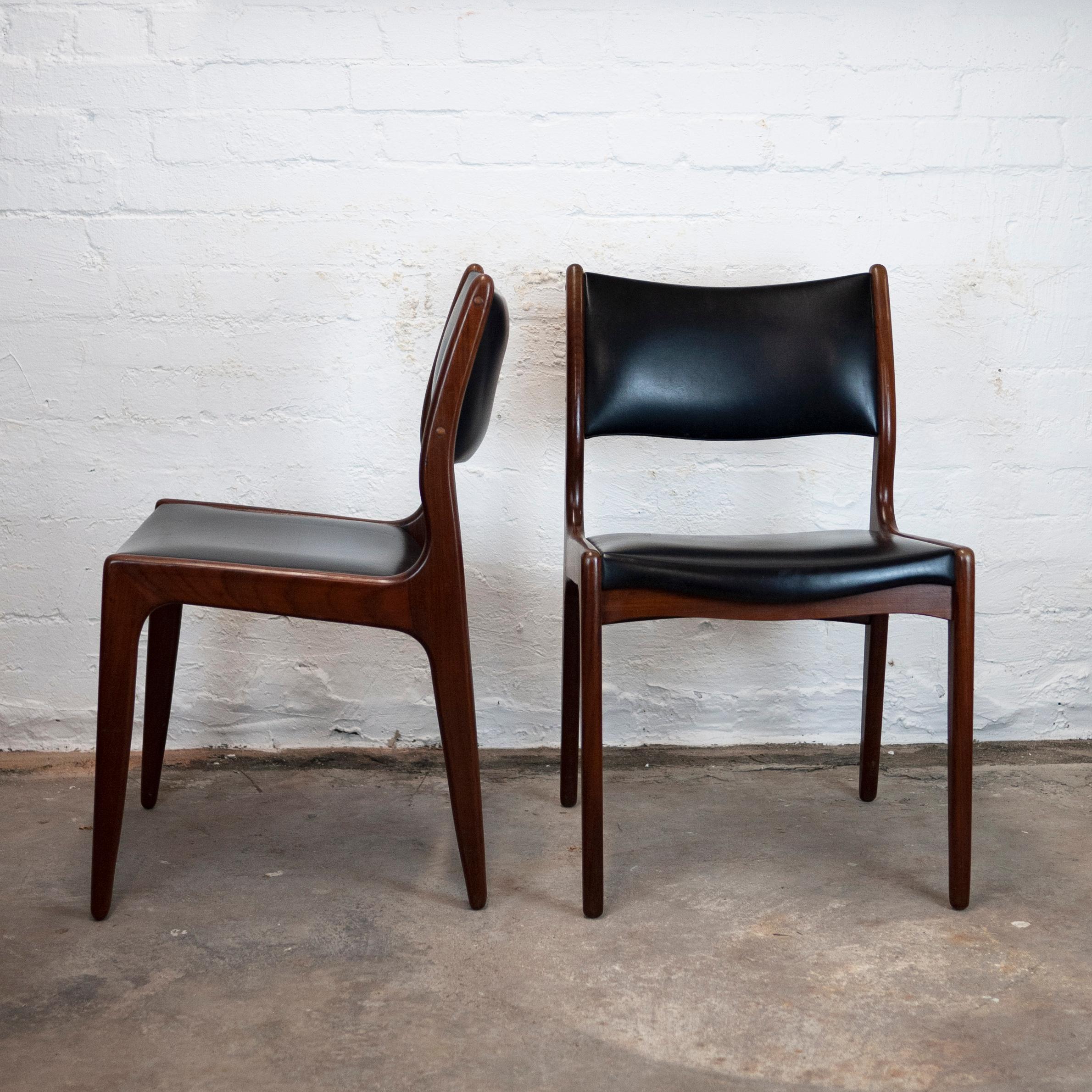 Dining Chairs in Teak and Black Vinyl by Johannes Andersen for Uldum Møbelfabrik 1