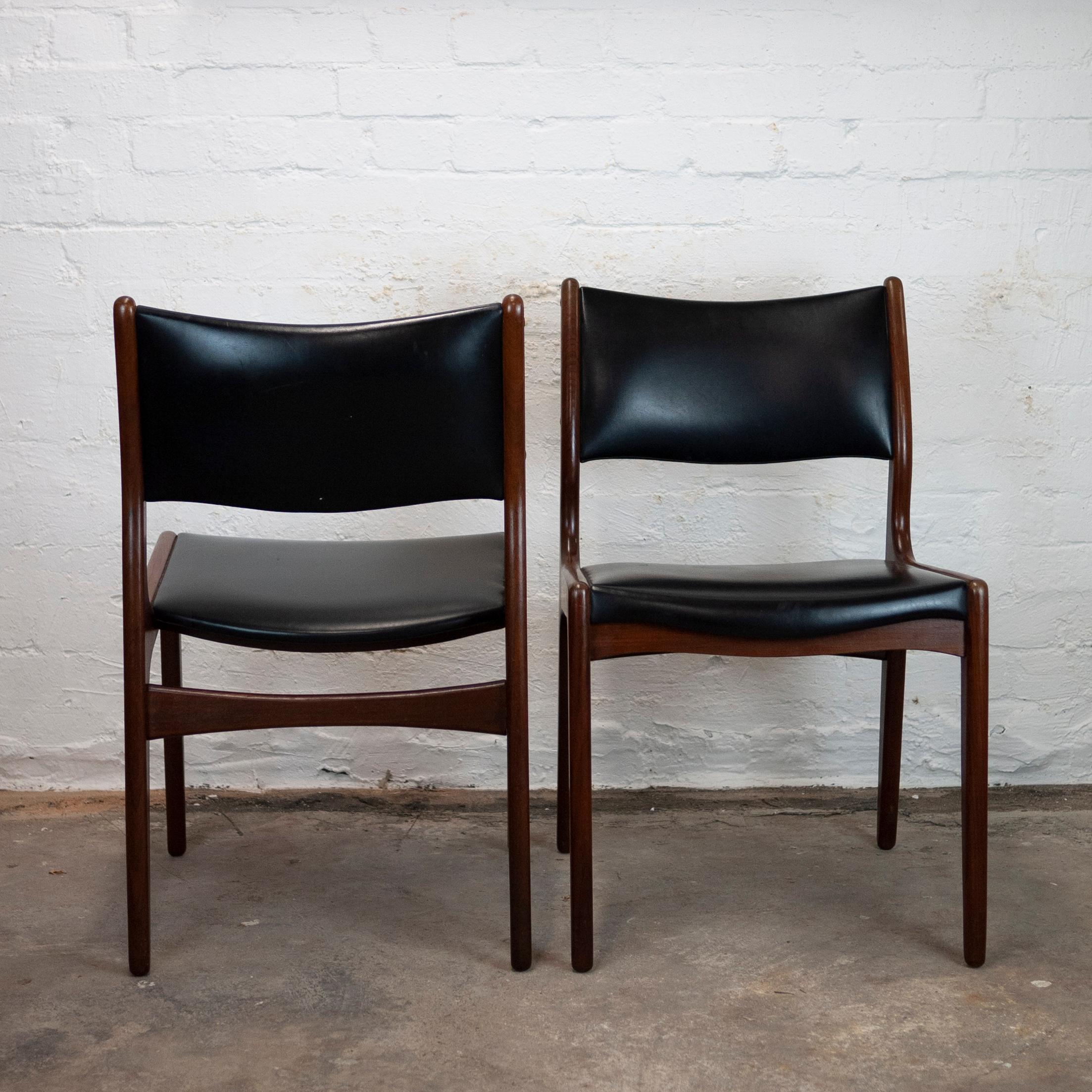 Dining Chairs in Teak and Black Vinyl by Johannes Andersen for Uldum Møbelfabrik 2