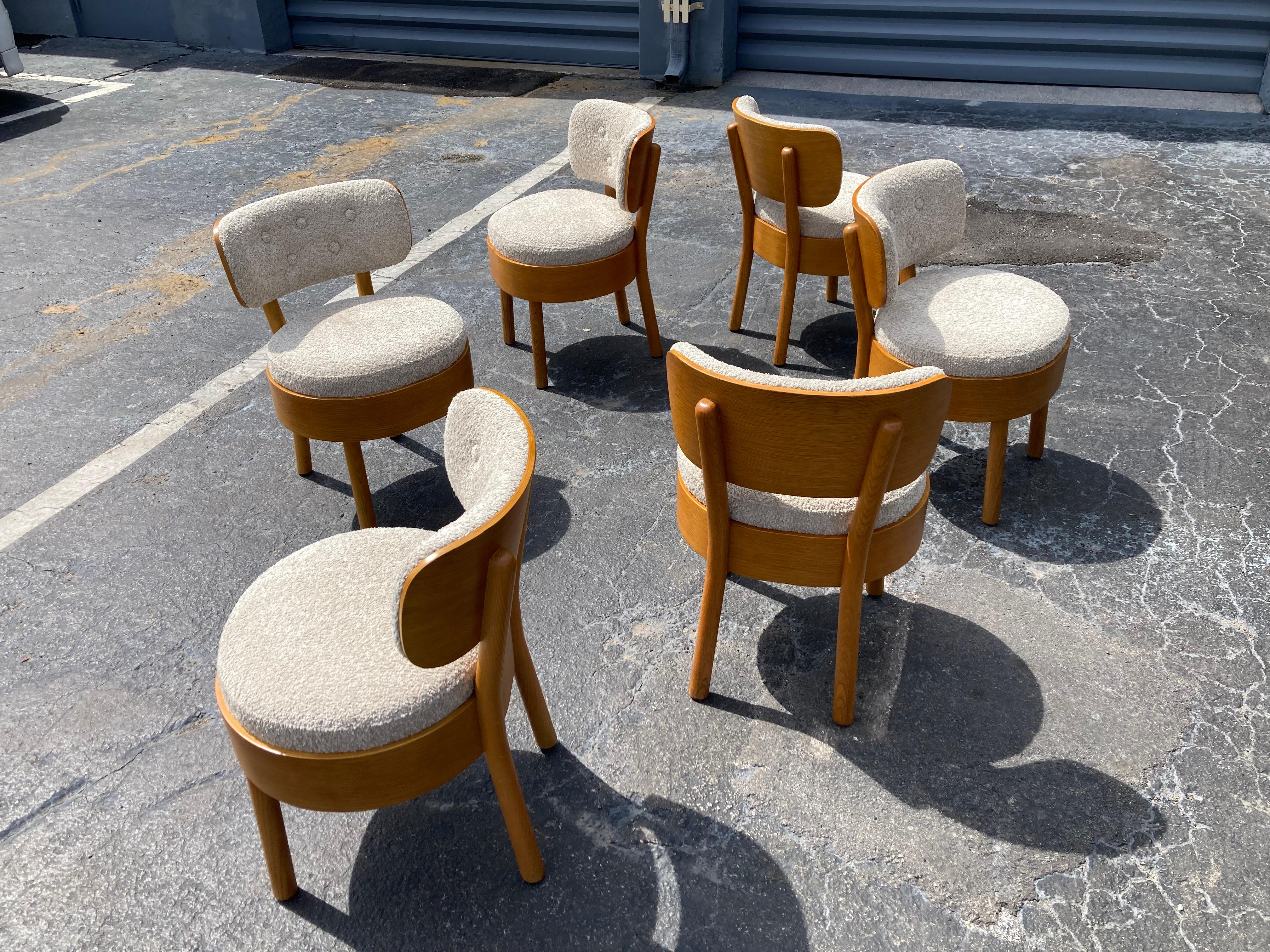 Dining Chairs in the style of Viggo Boesen, Bentwood, Oak and Boucle For Sale 6