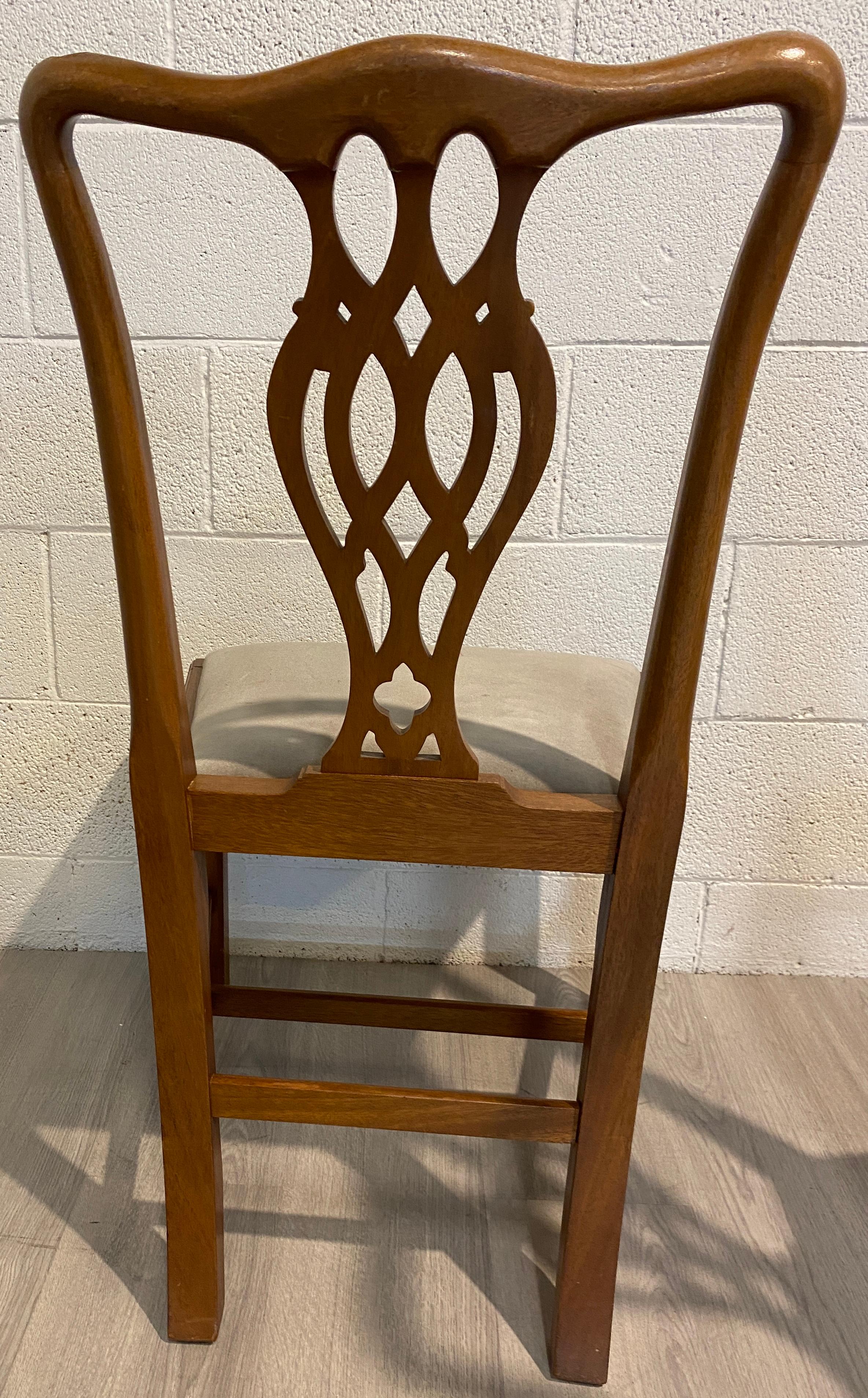Dining Chairs, Mahogany, Georgian Style, Made in England, Two Chairs without Arm In Good Condition For Sale In Toronto, CA