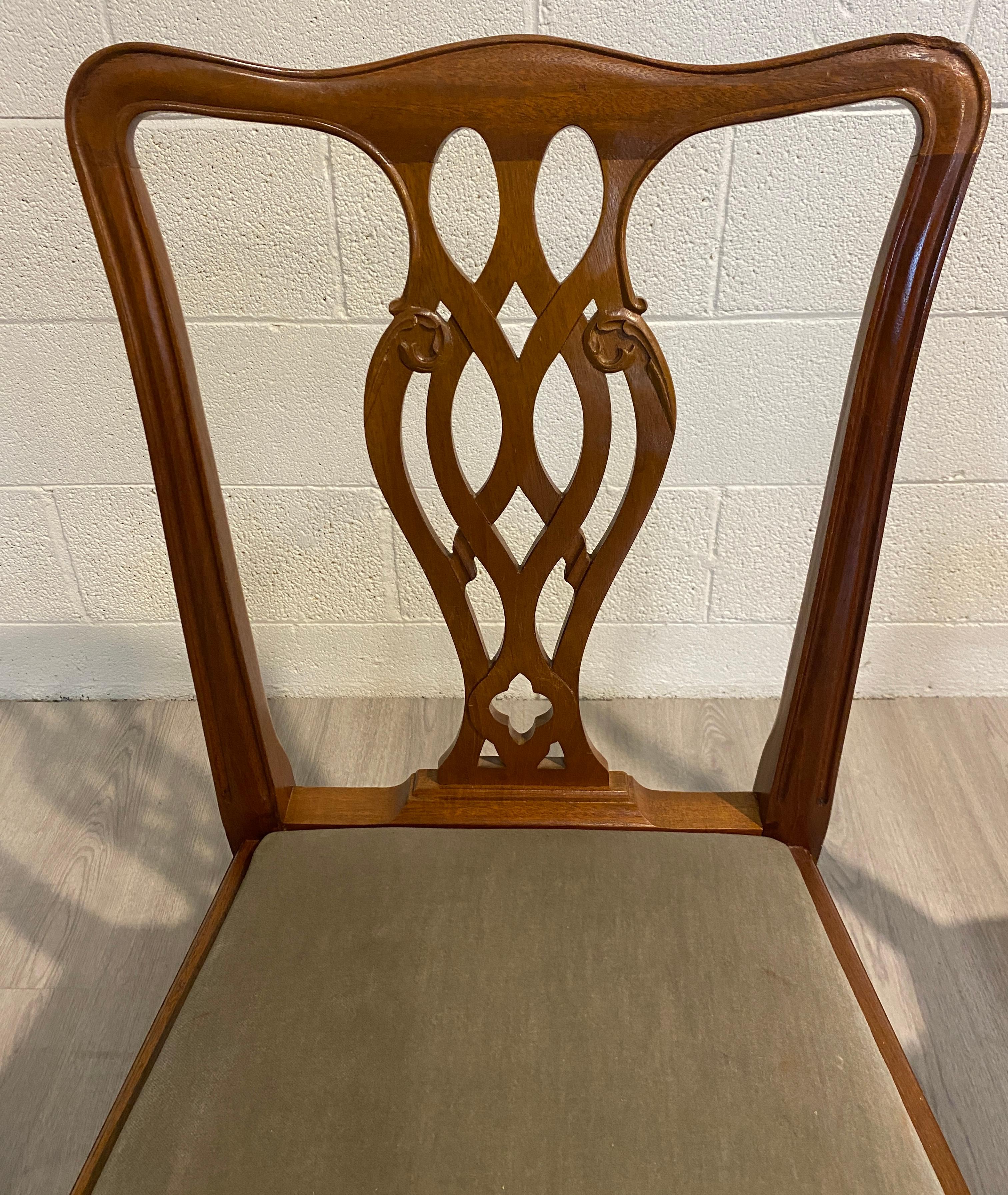 Chippendale Chaises de salle à manger, acajou, style géorgien, fabriquées en Angleterre, deux chaises sans bras en vente