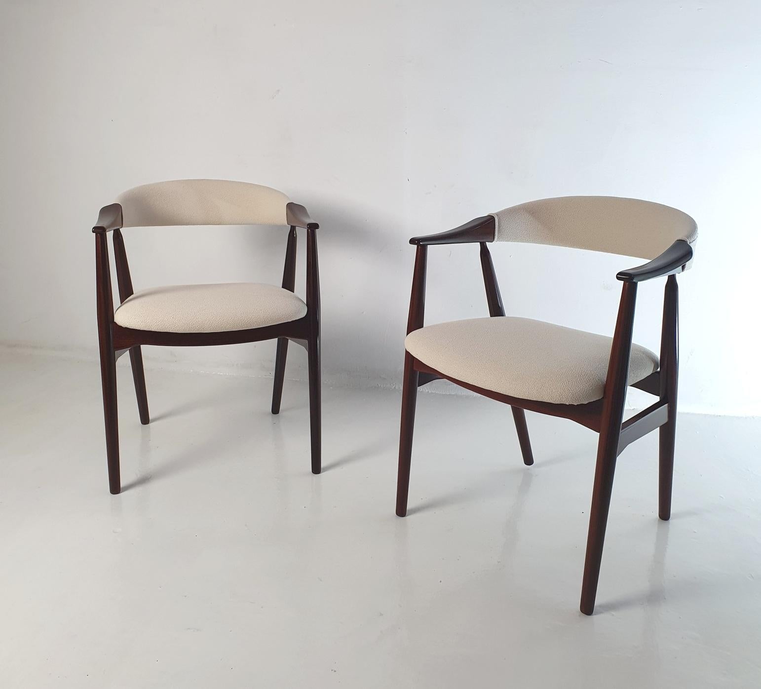 Step into the world of midcentury design with this stunning pair of Model 213 dining chairs by the renowned Danish designer Thomas Harlev for Farstrup Mobler. These chairs are a true embodiment of the era's sleek and elegant aesthetic, making them