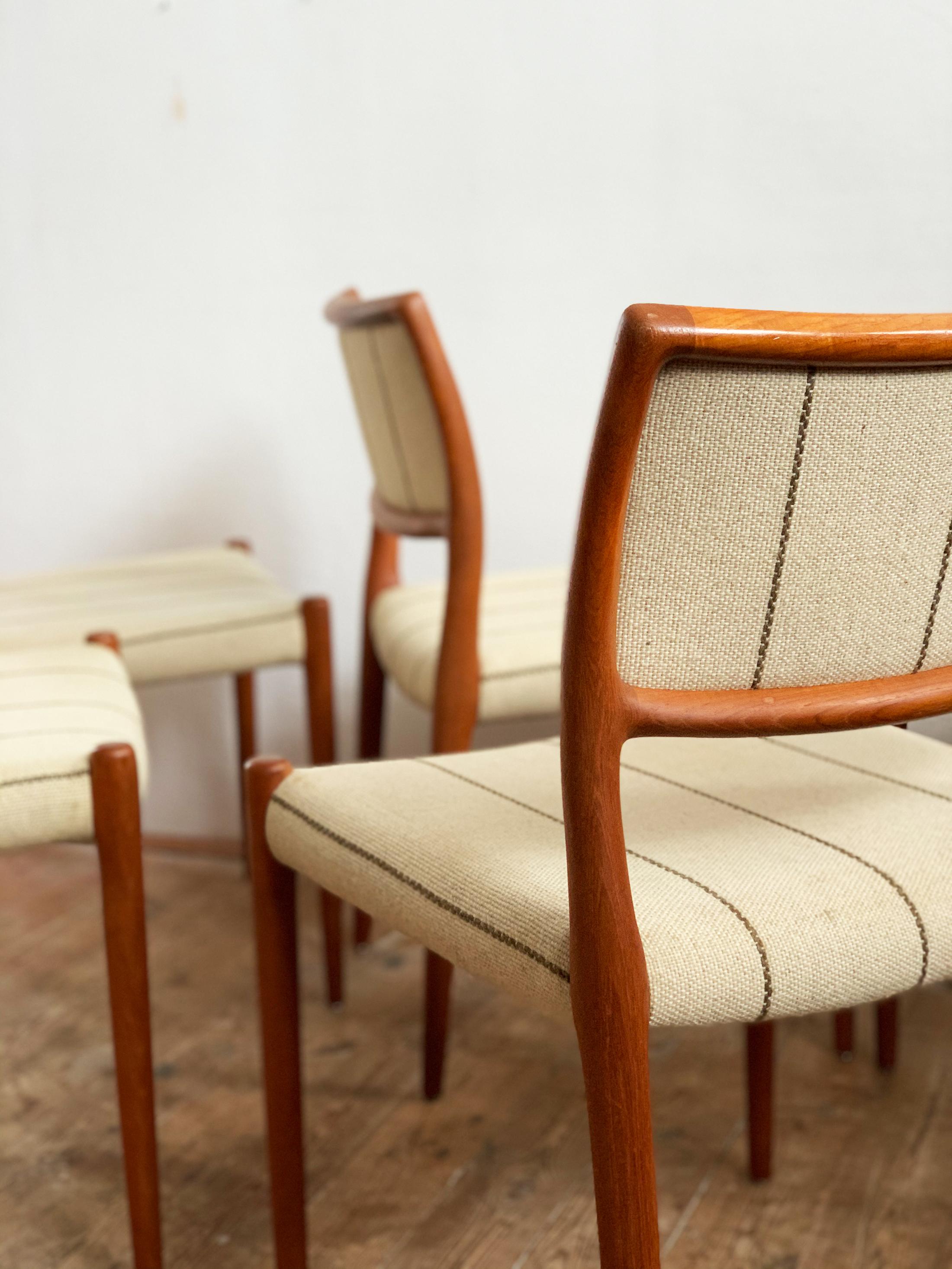 Dining Chairs, Model 80 by Niels O. Møller in Teak and Beige Fabric, Set of 6 In Good Condition For Sale In Munich, Bavaria