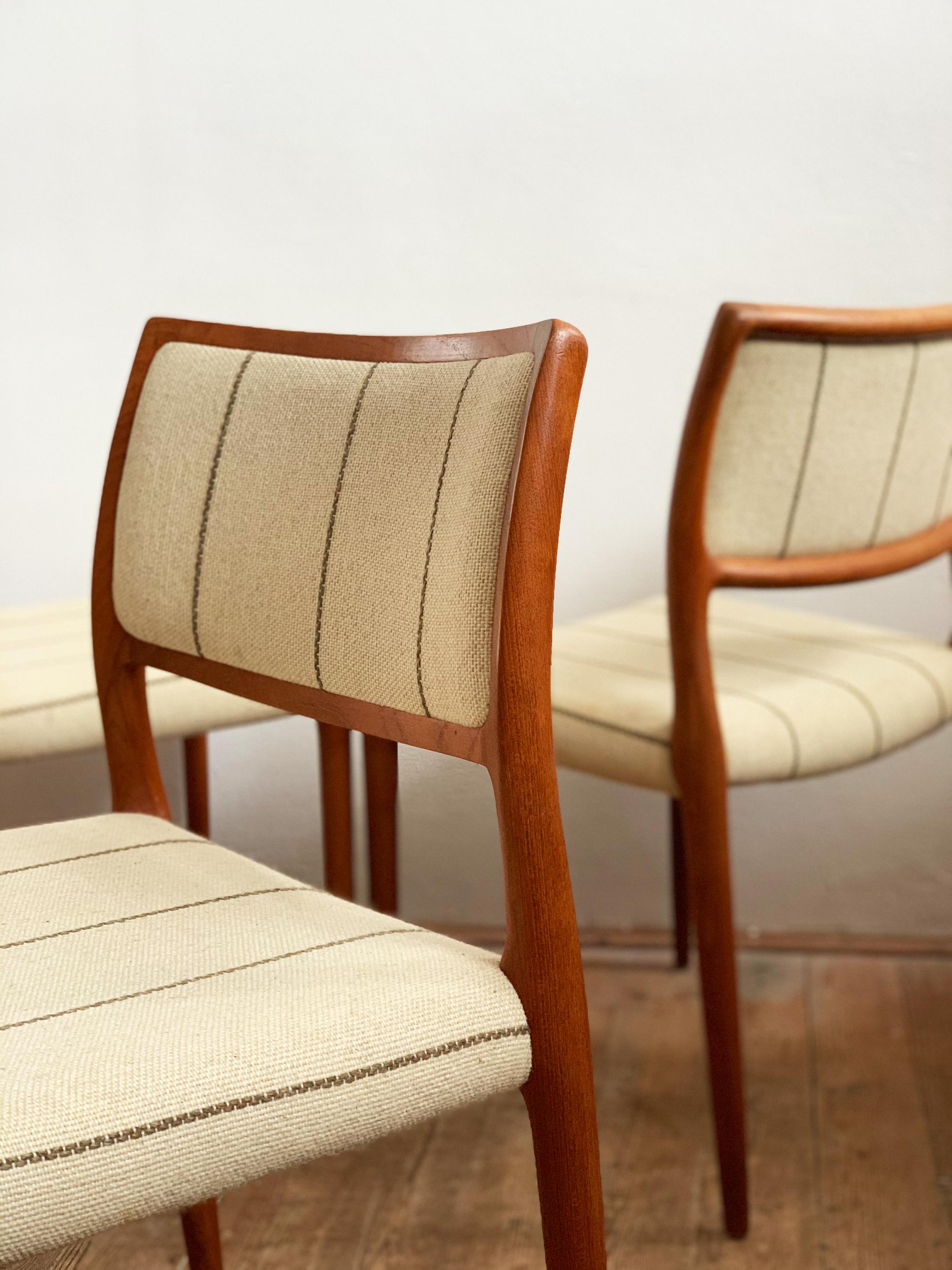 Dining Chairs, Model 80 by Niels O. Møller in Teak and Beige Fabric, Set of 6 For Sale 1
