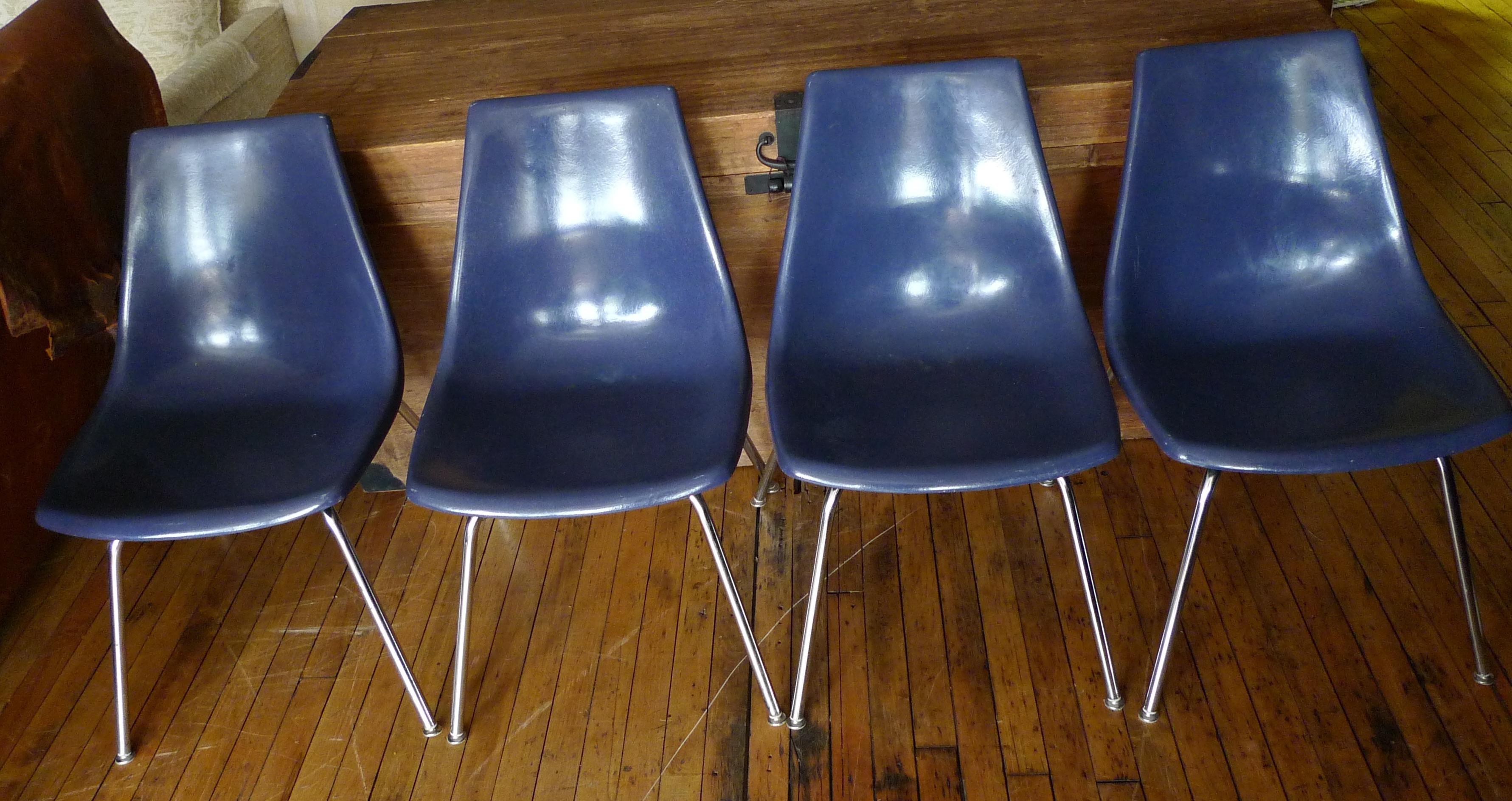 American Dining Chairs of Blue Fiberglass with Chrome Frames from Kreuger, Set of 4 For Sale