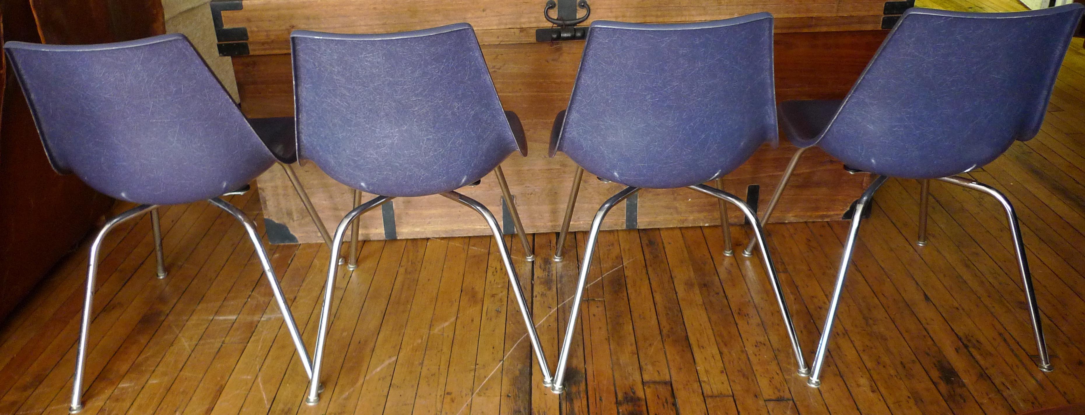 Dining Chairs of Blue Fiberglass with Chrome Frames from Kreuger, Set of 4 For Sale 1