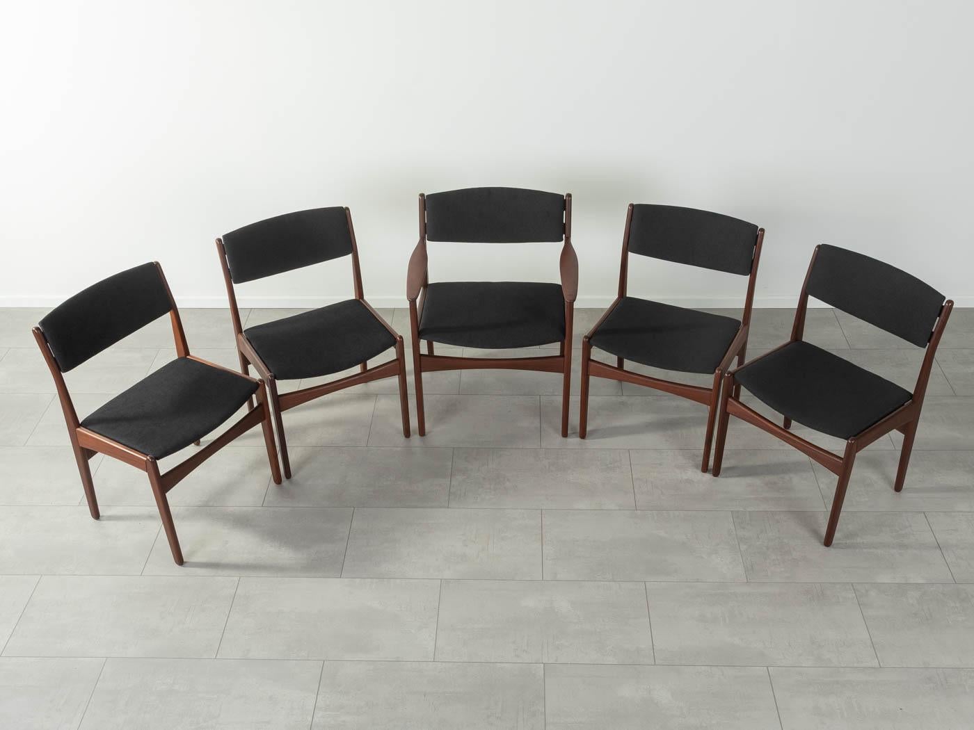 Classic dining chairs from the 1960s by Poul Volther for Frem Røjle. Solid teak frame. The chairs have been reupholstered and covered with a high-quality fabric in charcoal grey. The offer includes 5 chairs.
Quality Features:
accomplished design: