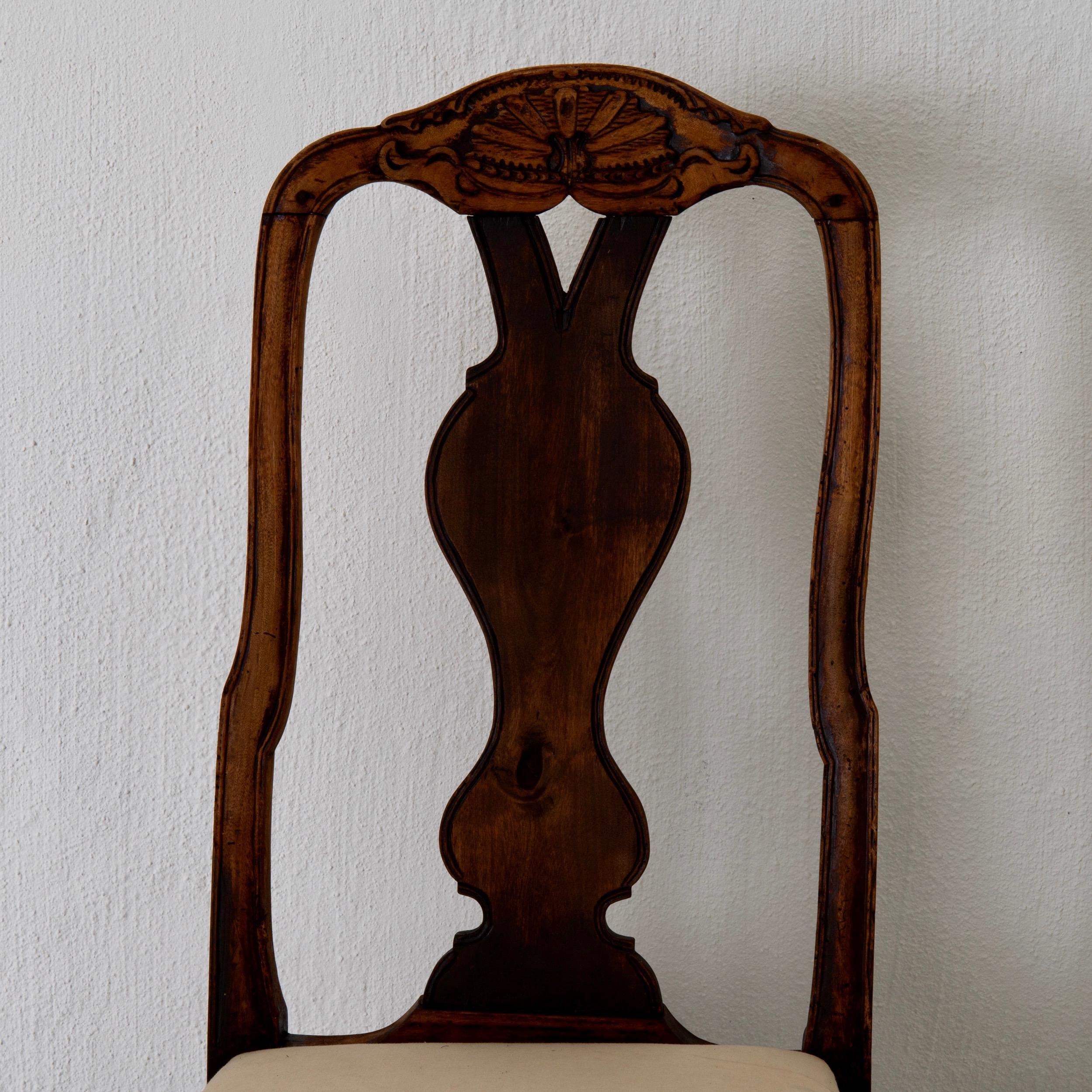 Ensemble de 6 chaises de salle à manger de style rococo suédois du 18ème siècle, marron, Suède en vente 3
