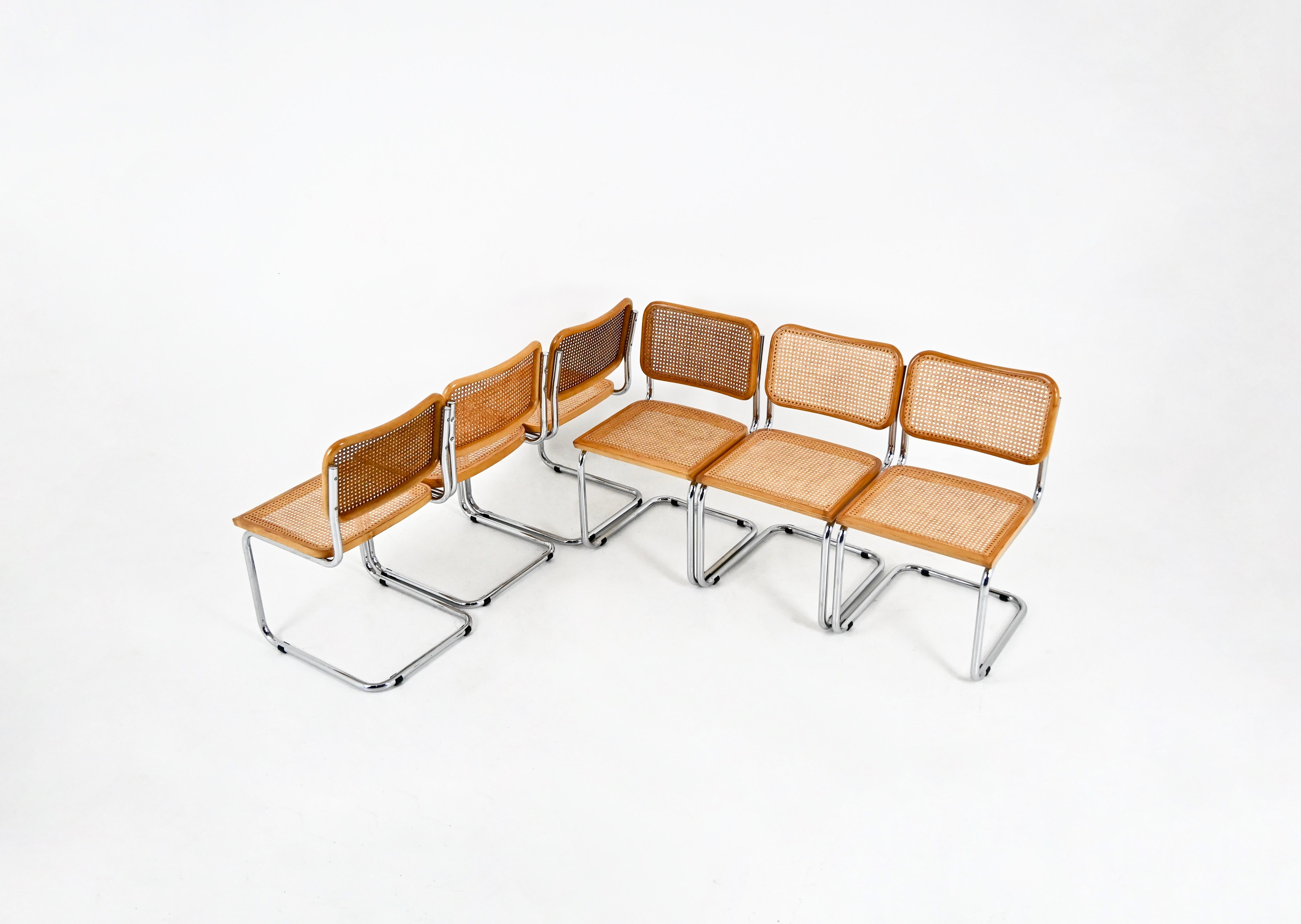 Ensemble de 6 chaises en bois, rotin et métal. Hauteur du siège : 45 cm. Usure due au temps et à l'âge des chaises.
POUR L'EXPÉDITION, NOUS CONSULTER POUR OBTENIR LE MEILLEUR PRIX
