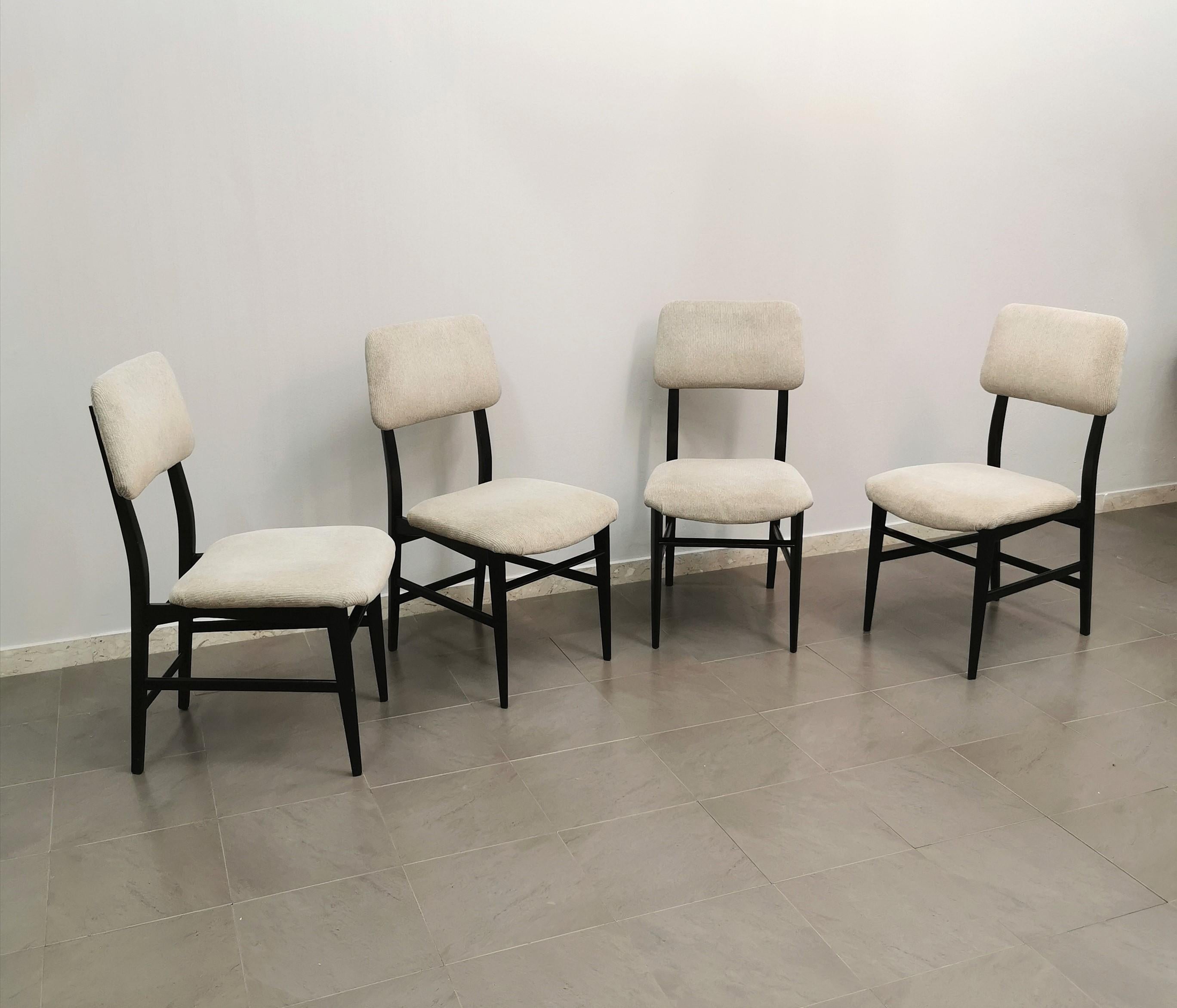 Italian Dining Chairs Wood Velvet Edmondo Palutari for Dassi Midcentury 1950s Set of 4 For Sale