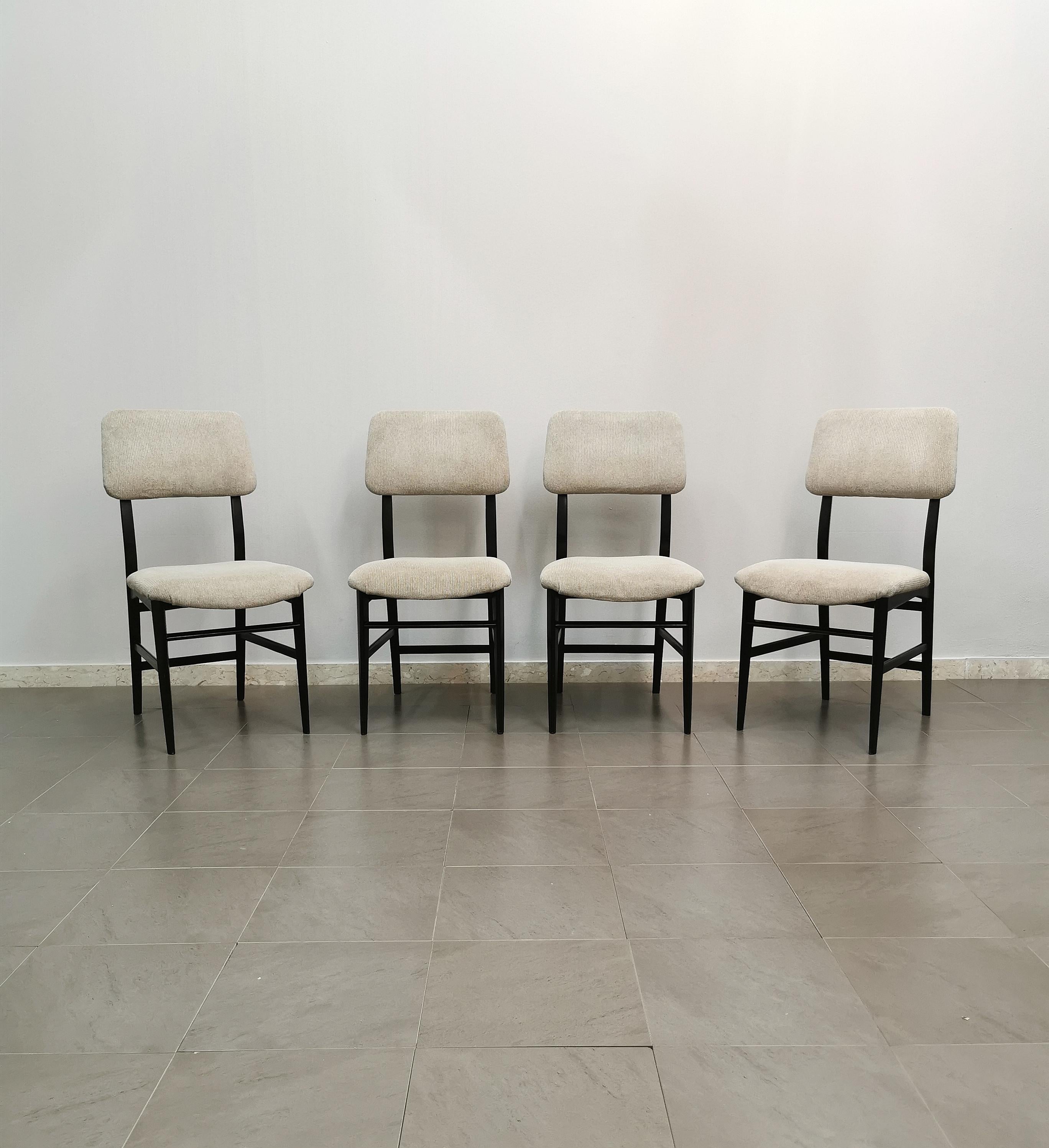 Dining Chairs Wood Velvet Edmondo Palutari for Dassi Midcentury 1950s Set of 4 In Good Condition For Sale In Palermo, IT