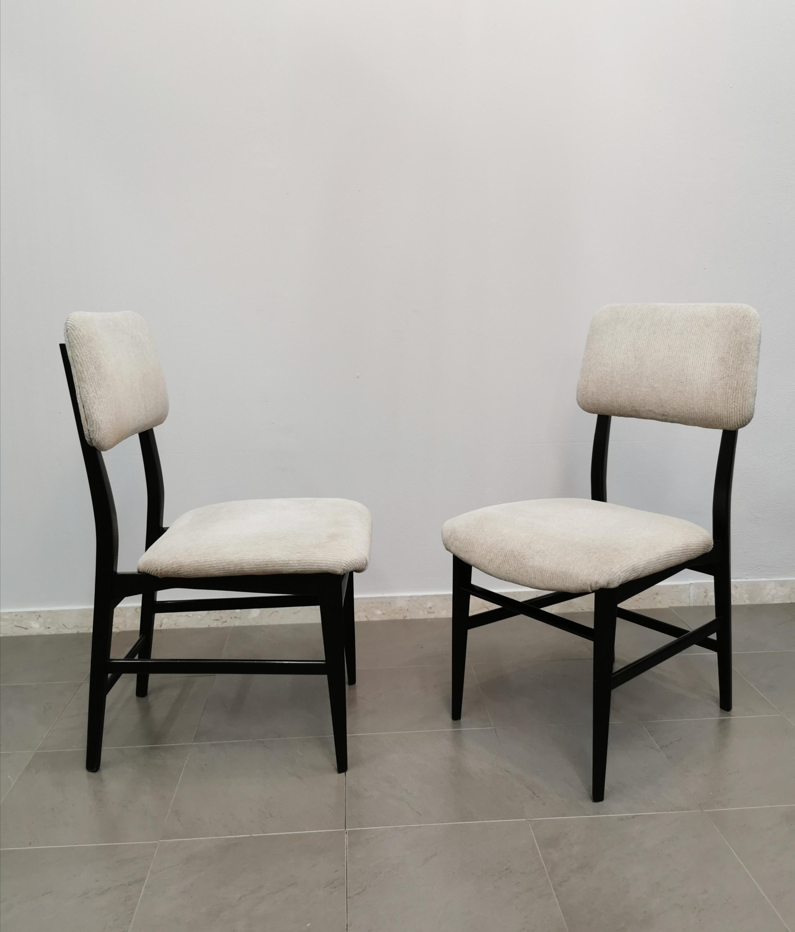 20th Century Dining Chairs Wood Velvet Edmondo Palutari for Dassi Midcentury 1950s Set of 4 For Sale